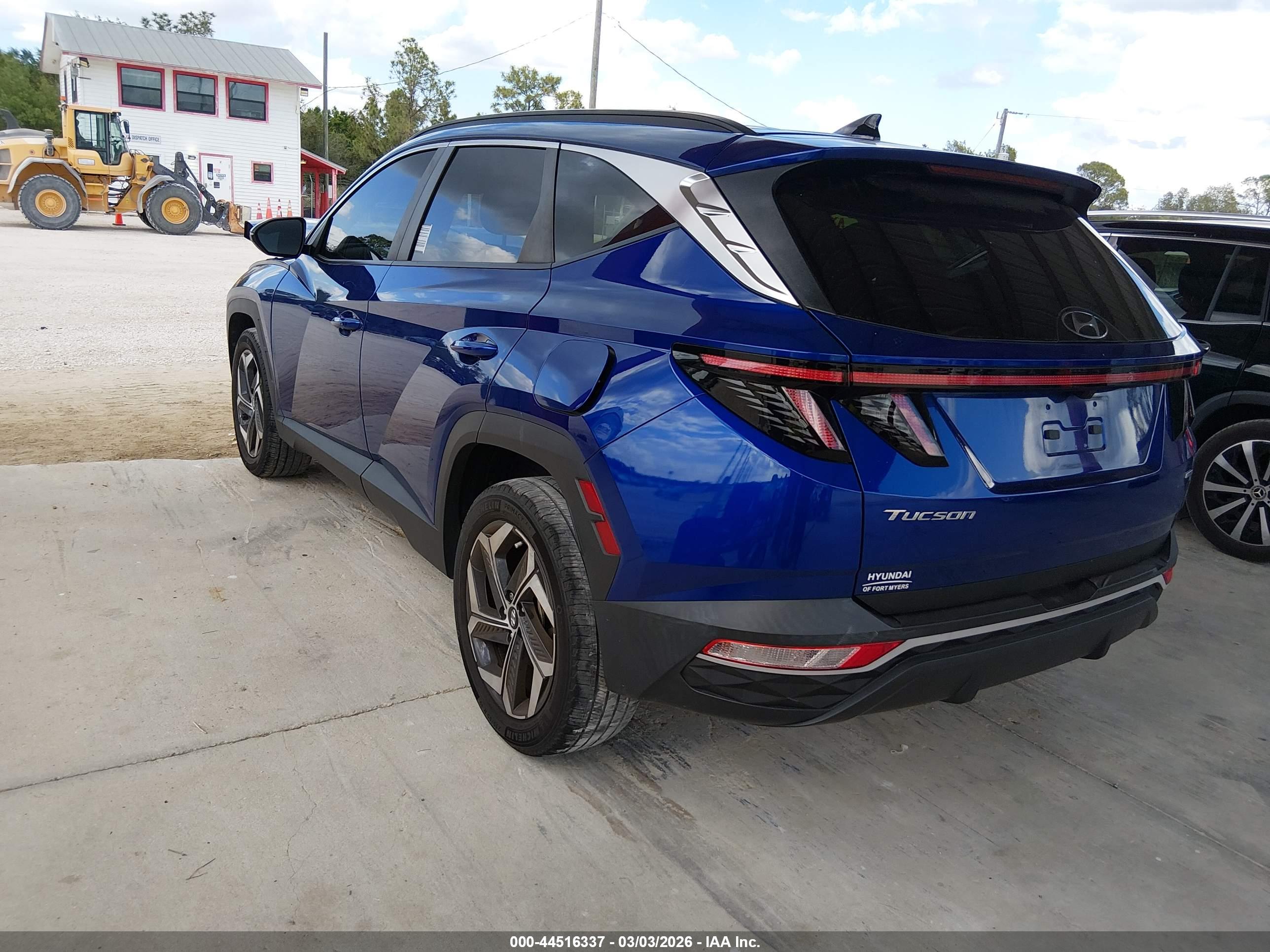 HYUNDAI TUCSON image 3