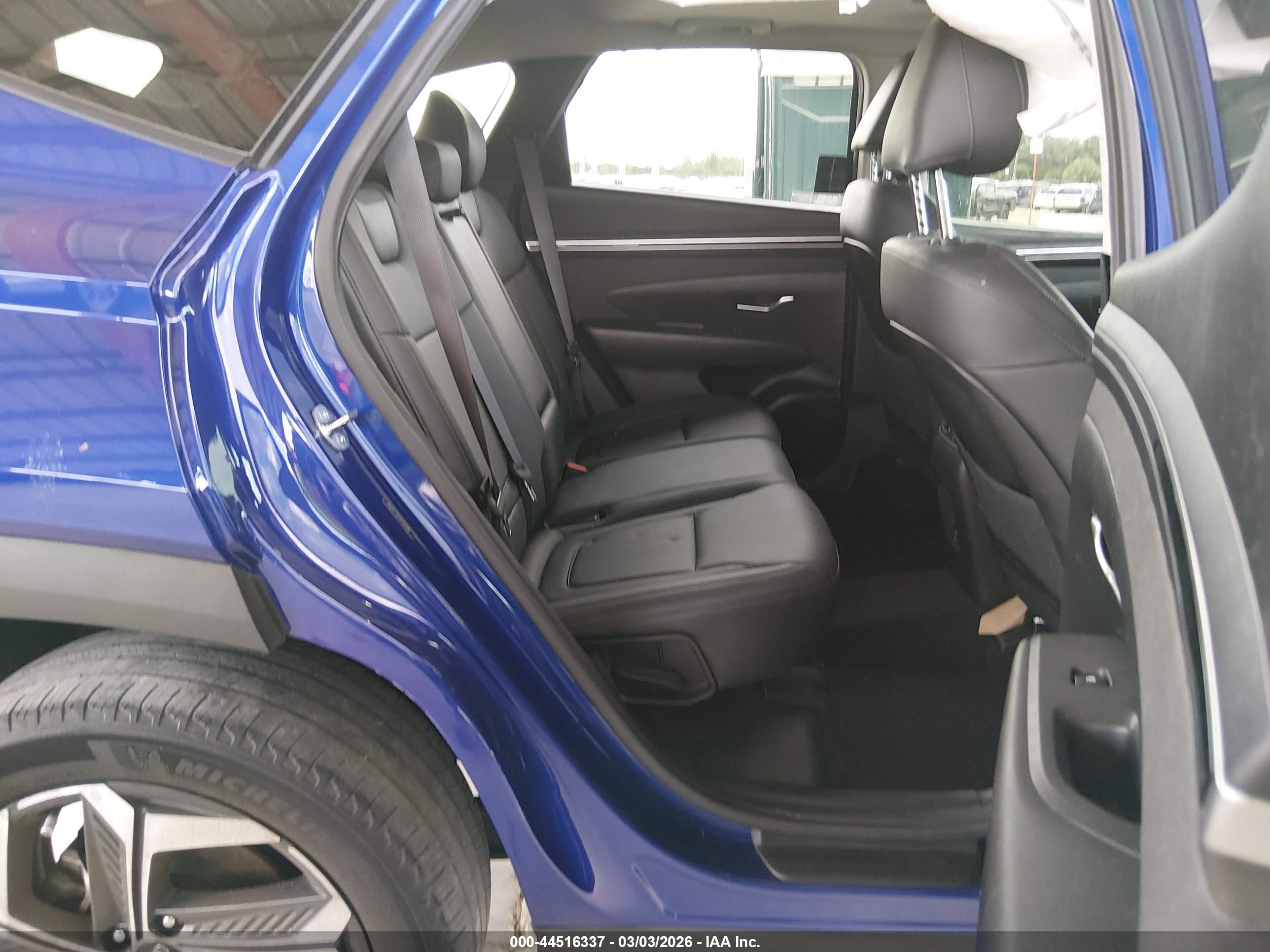 HYUNDAI TUCSON image 8