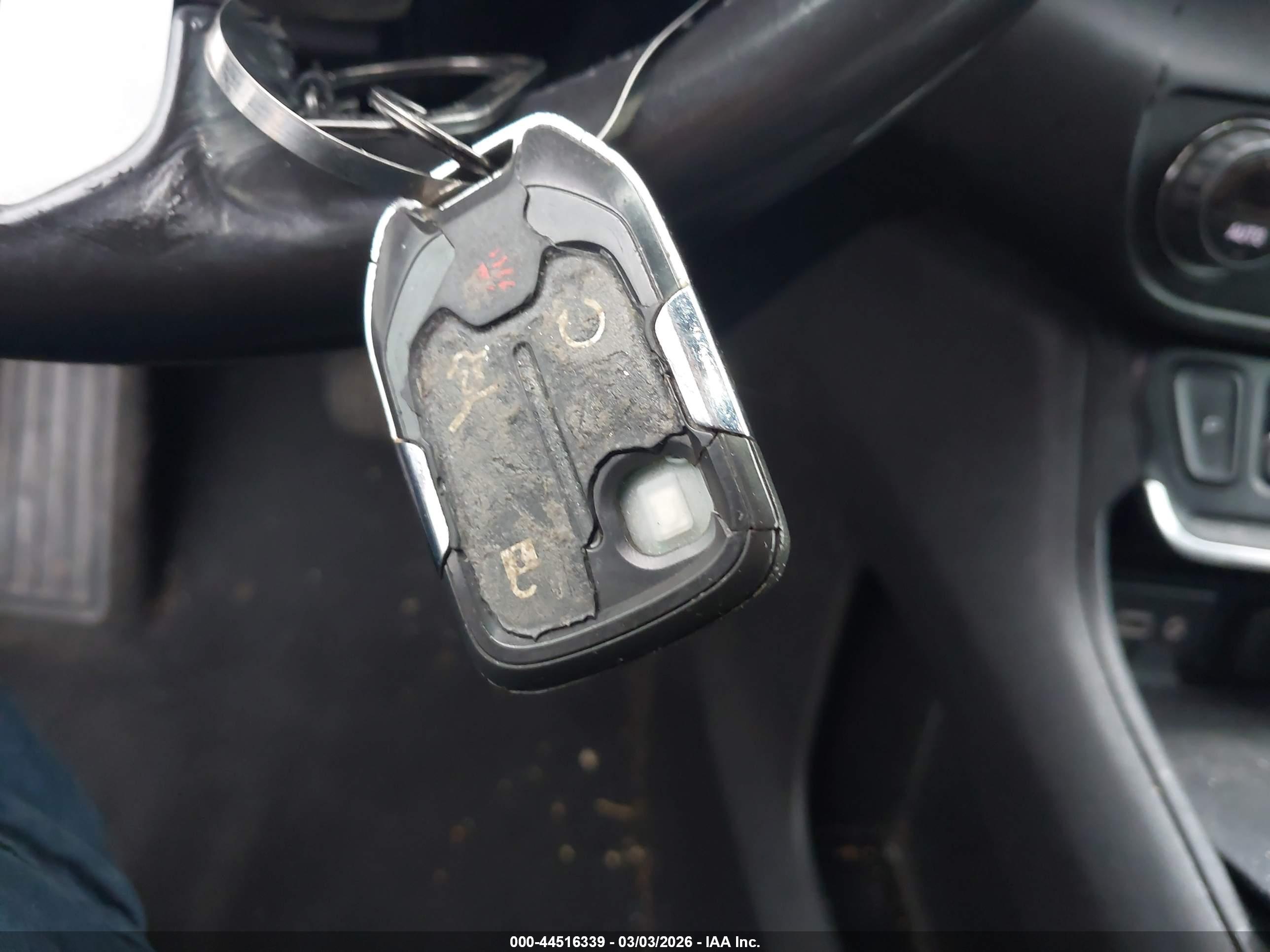 GMC TERRAIN image 11
