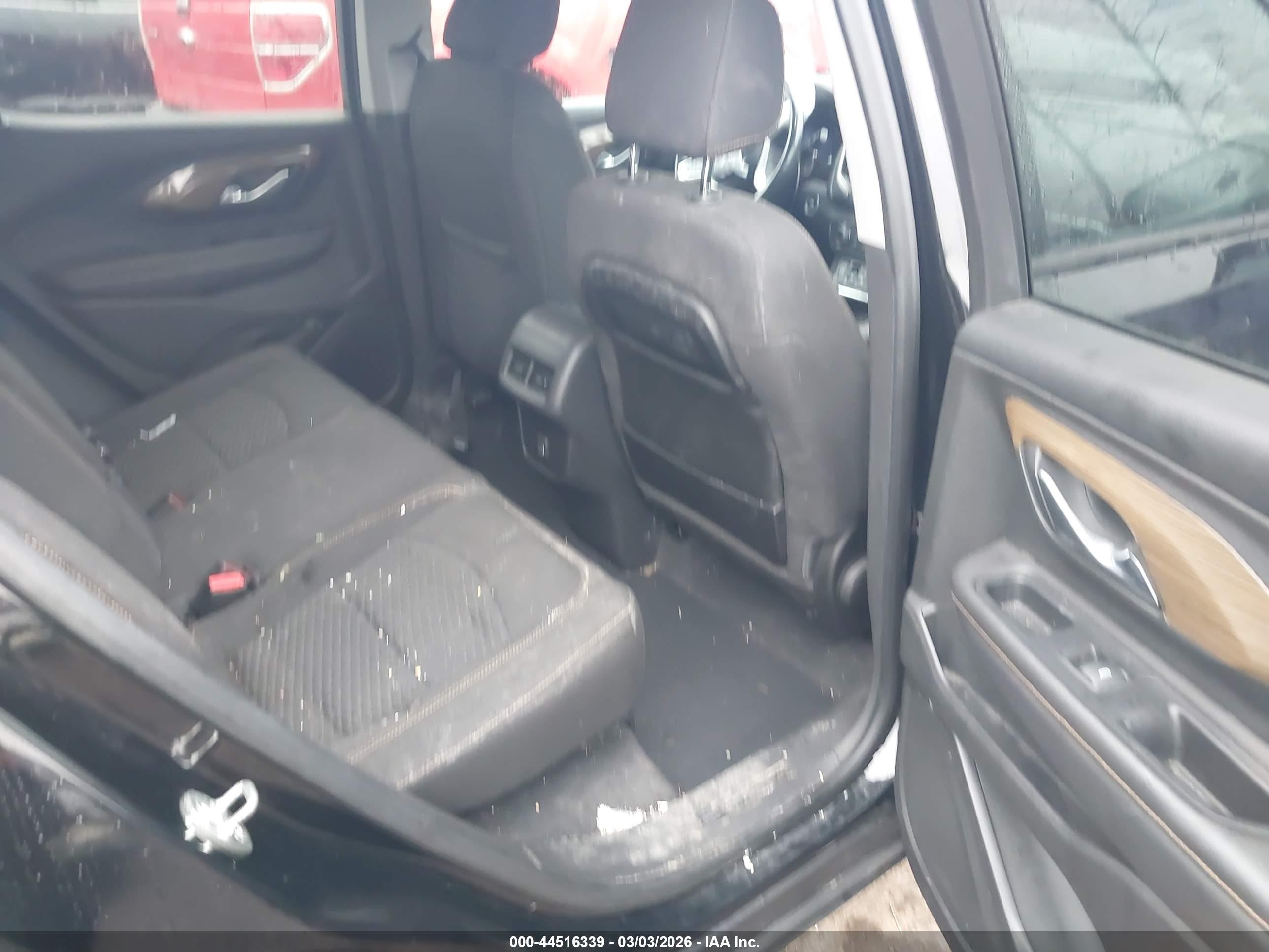 GMC TERRAIN image 8