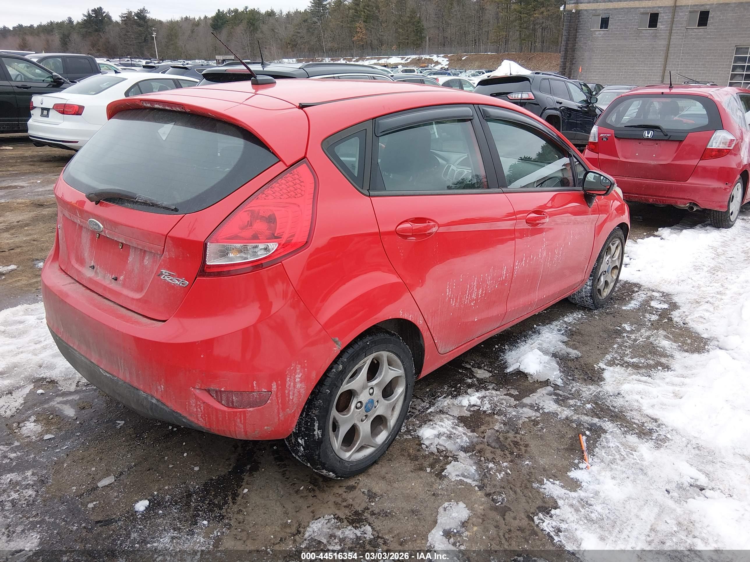 FORD FIESTA image 4