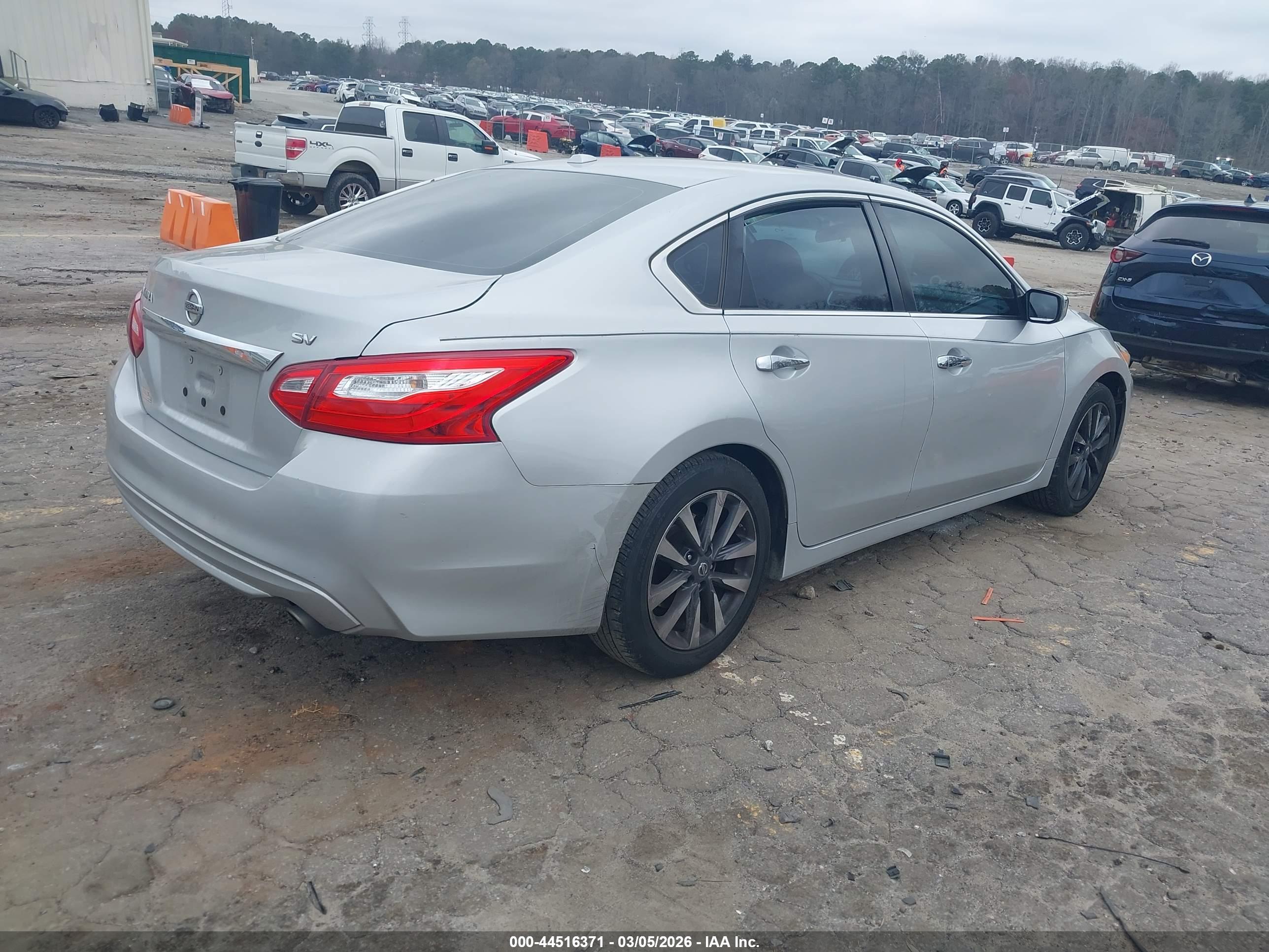 NISSAN ALTIMA image 4