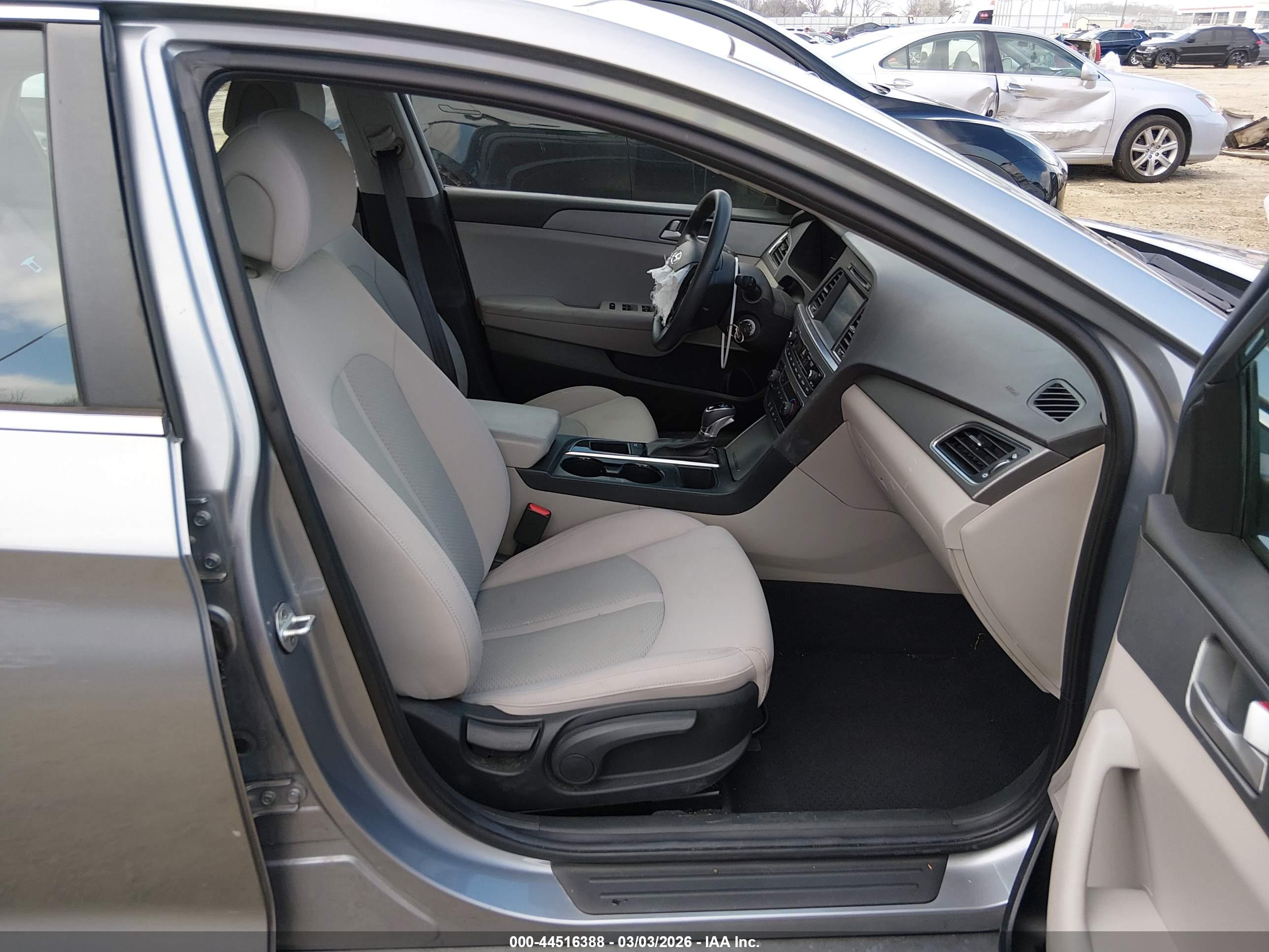 HYUNDAI SONATA image 5