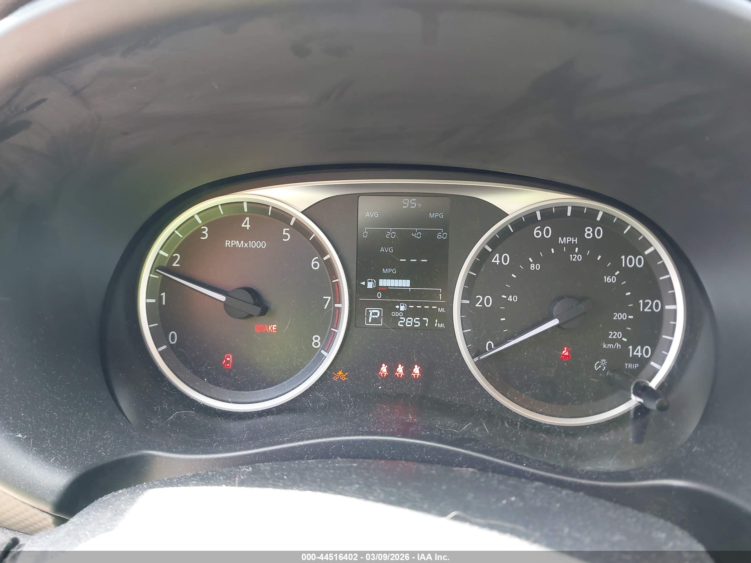 NISSAN KICKS image 7