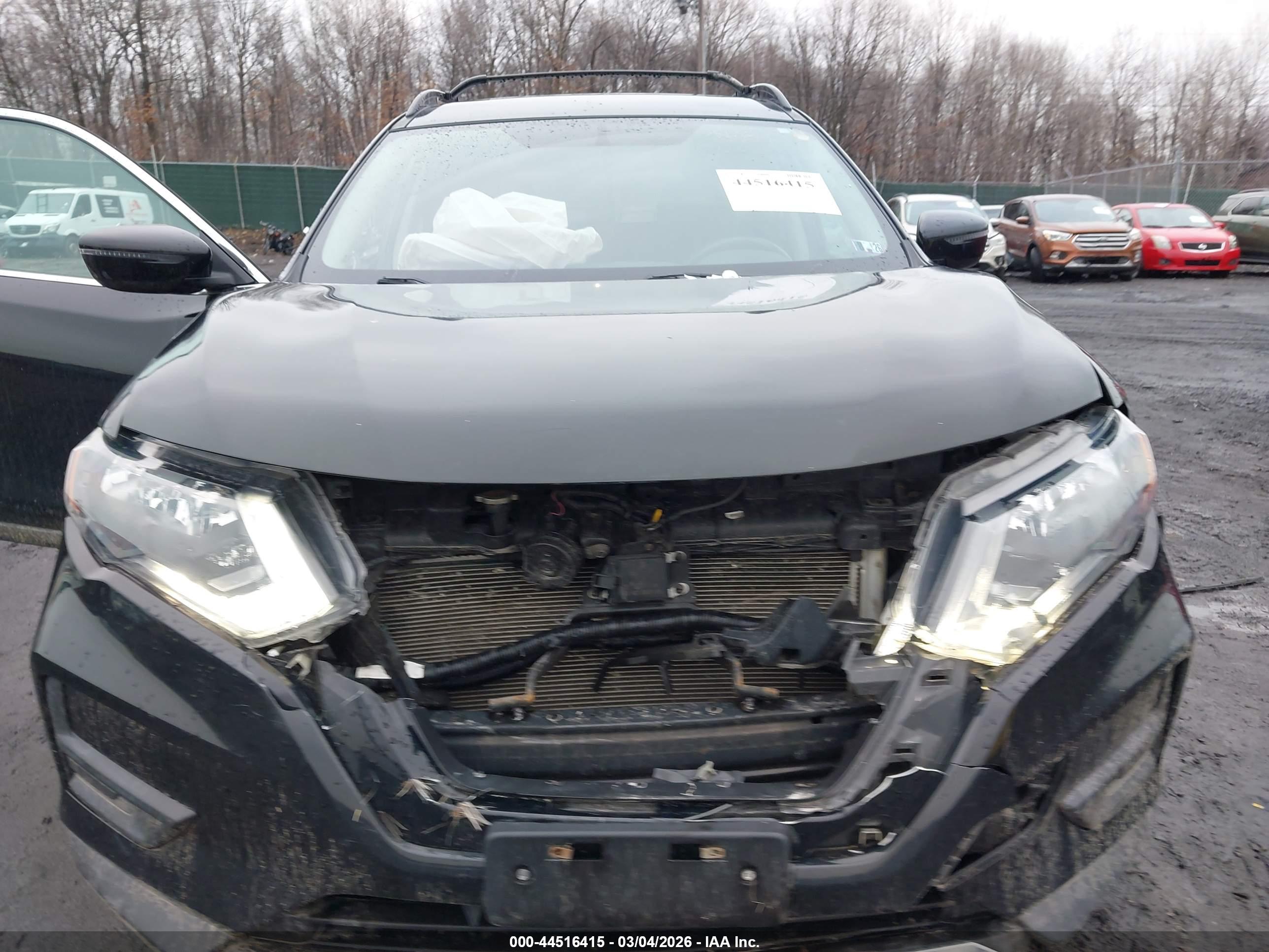 NISSAN ROGUE image 6