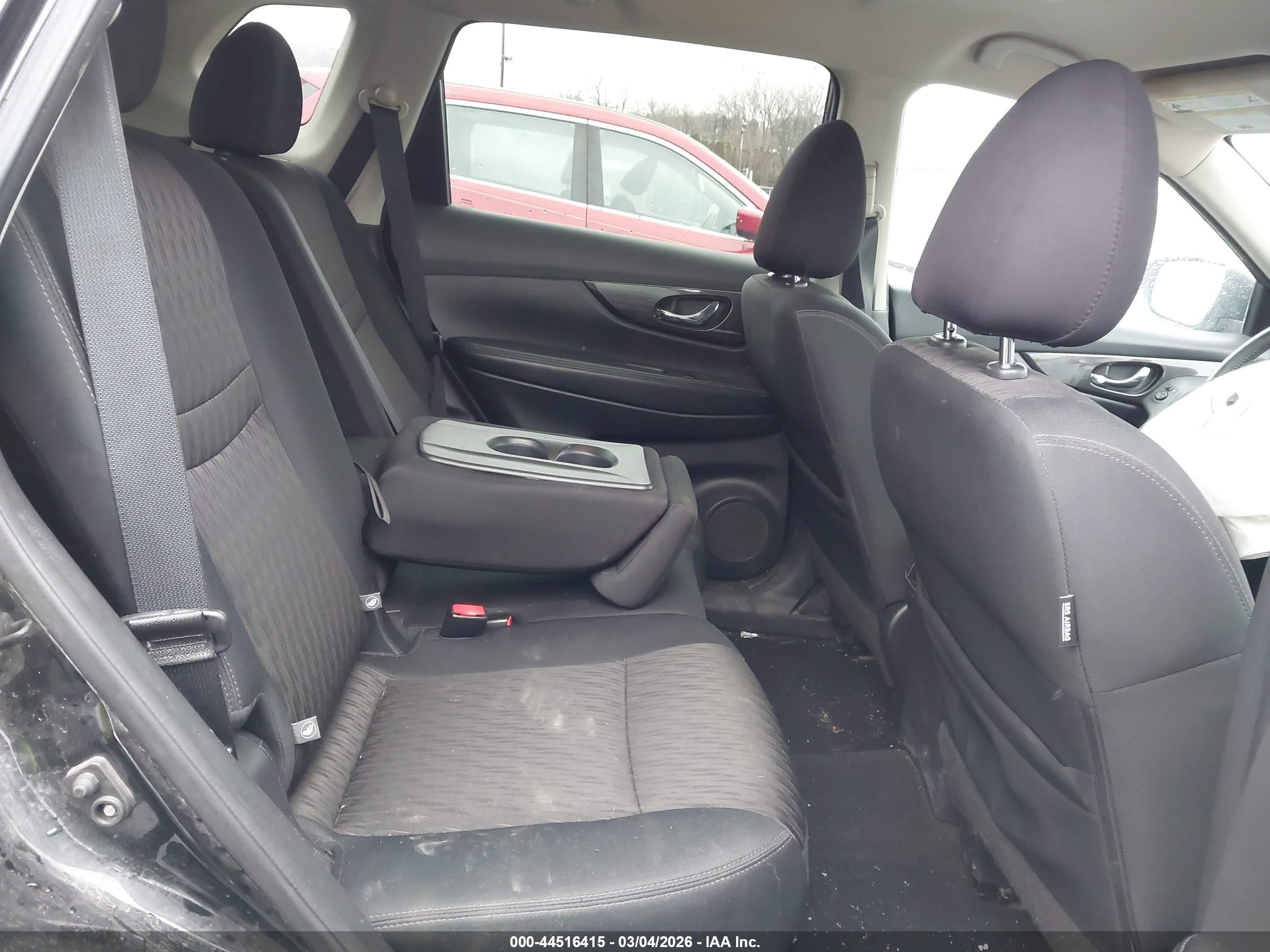NISSAN ROGUE image 8