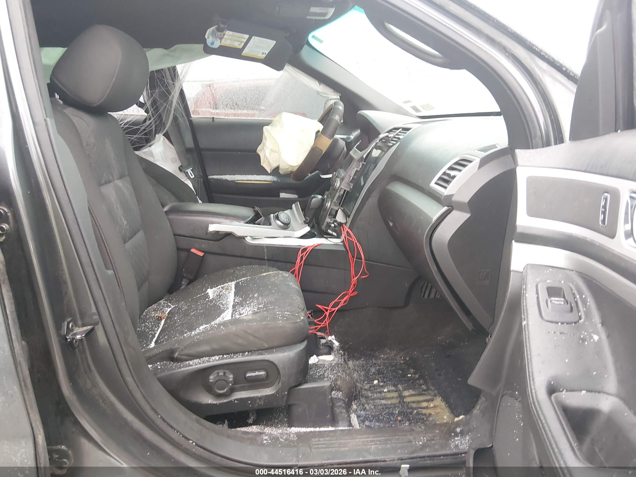 FORD EXPLORER image 5