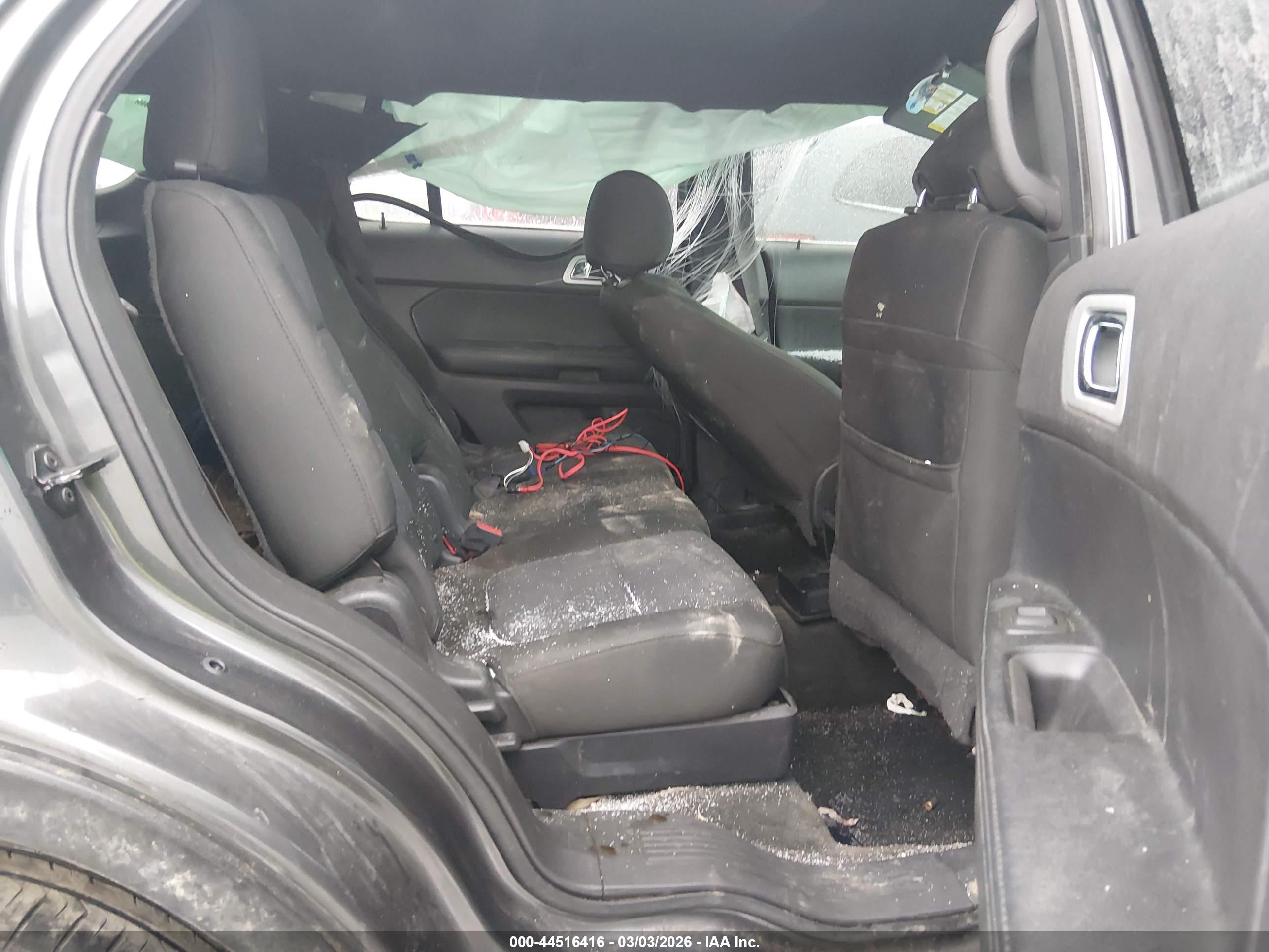 FORD EXPLORER image 8
