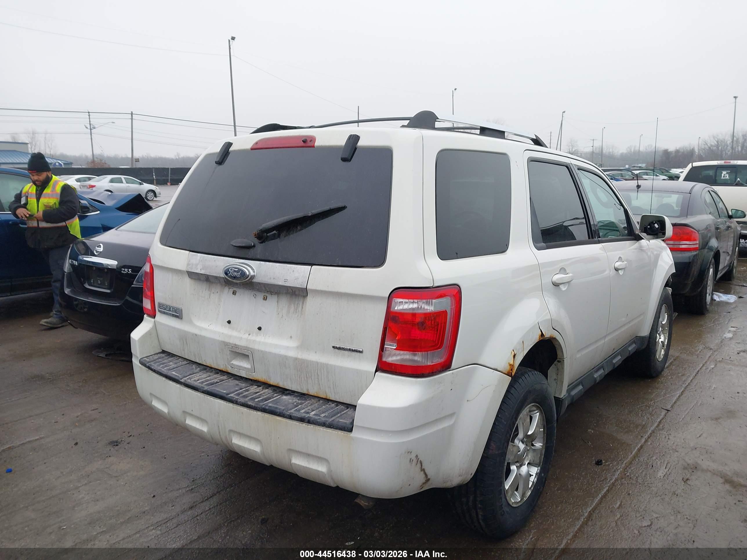 FORD ESCAPE image 4
