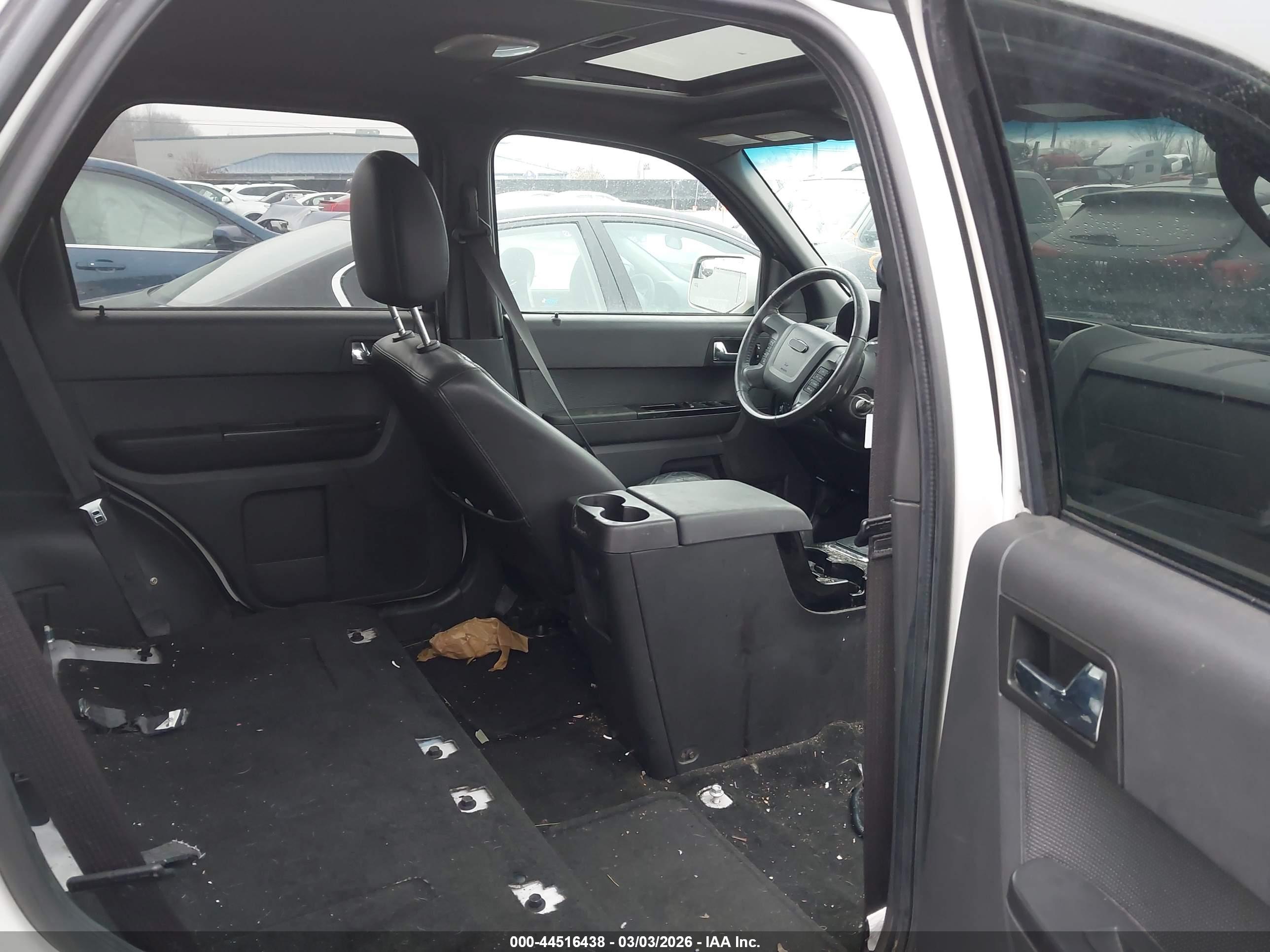 FORD ESCAPE image 8