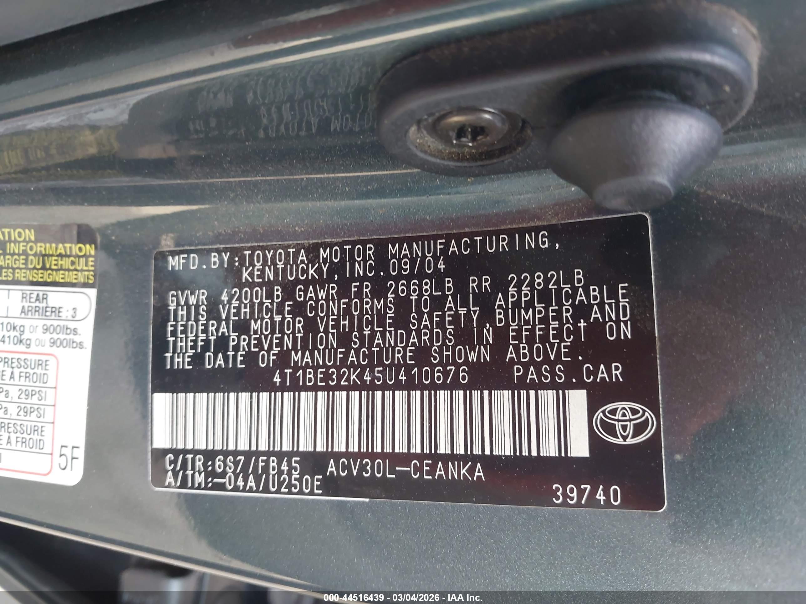 TOYOTA CAMRY image 9