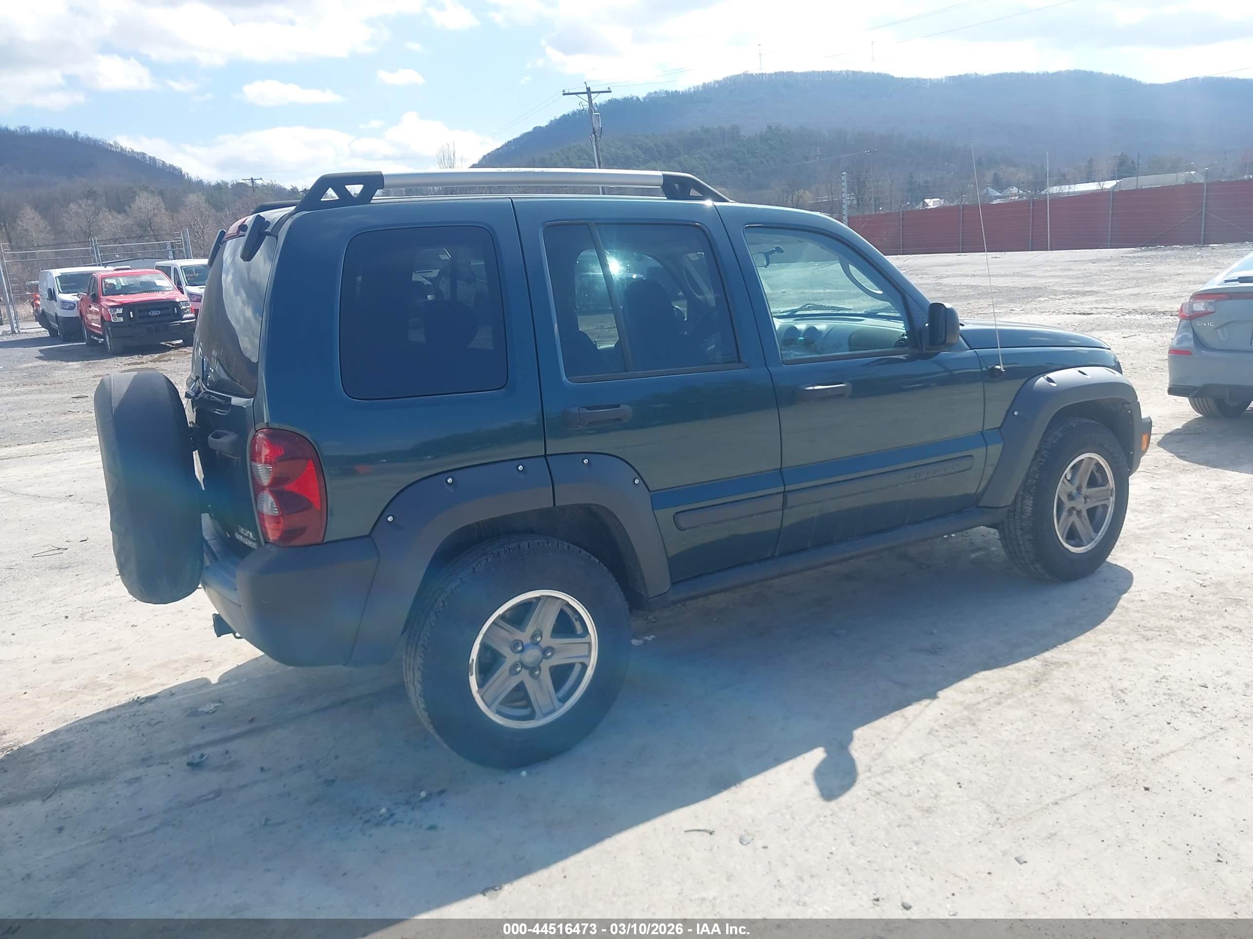 JEEP LIBERTY image 4