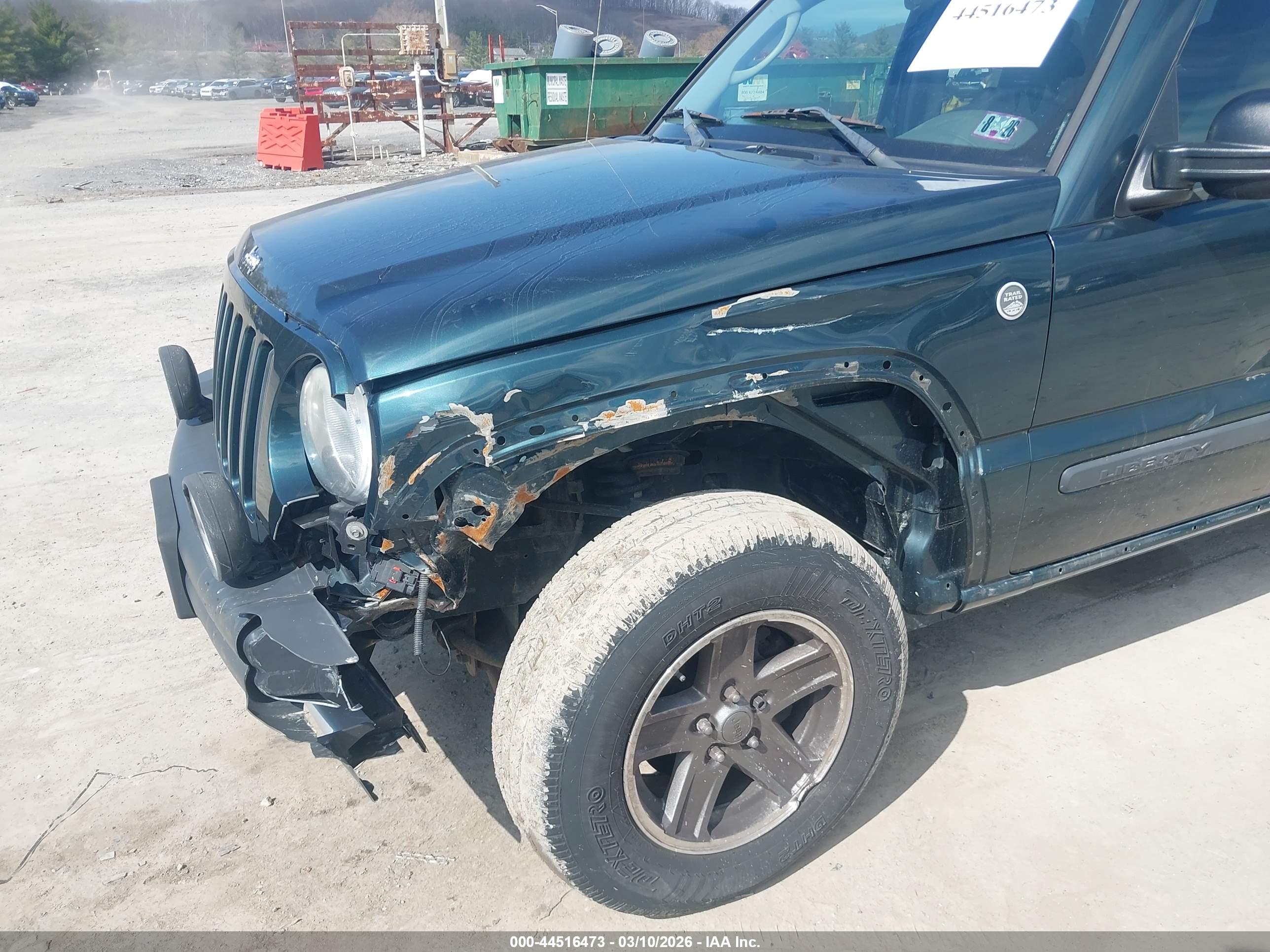 JEEP LIBERTY image 6