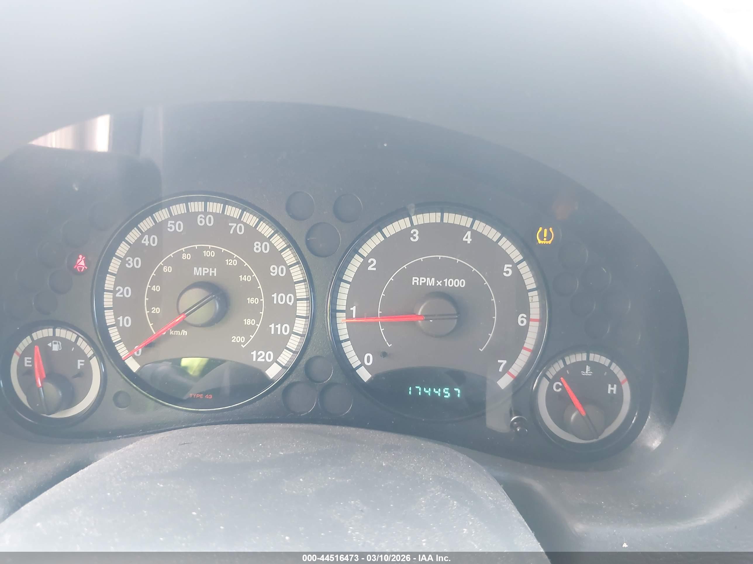 JEEP LIBERTY image 7