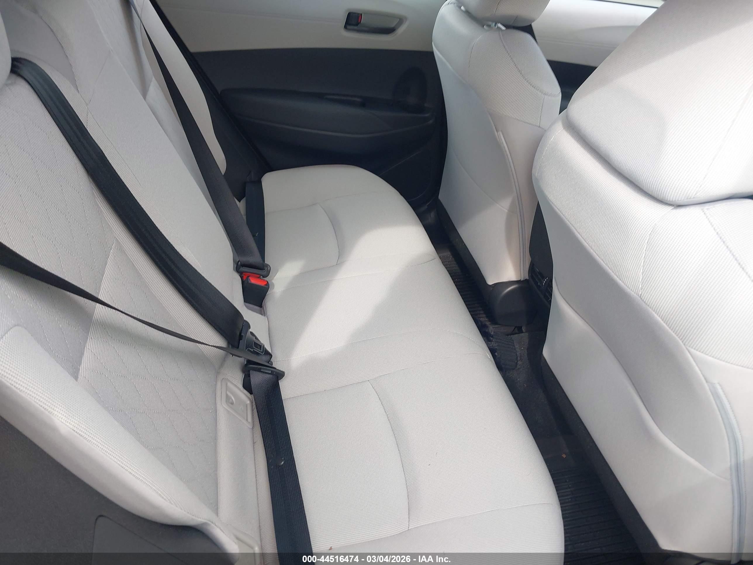 TOYOTA COROLLA image 8