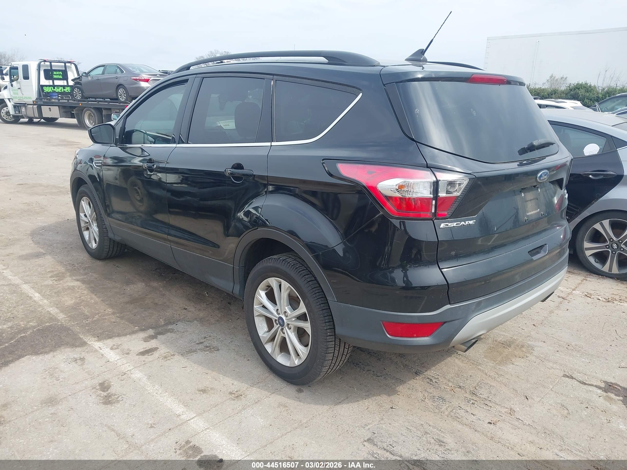 FORD ESCAPE image 3