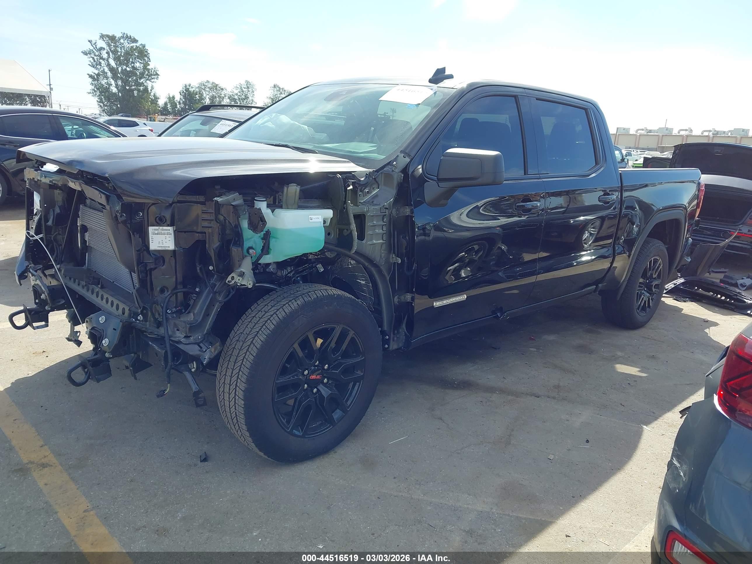 GMC SIERRA image 2