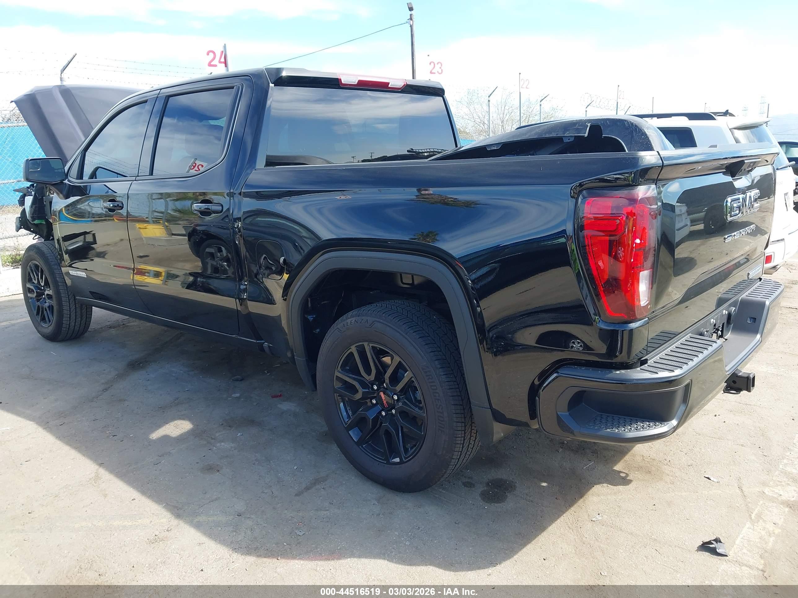 GMC SIERRA image 3