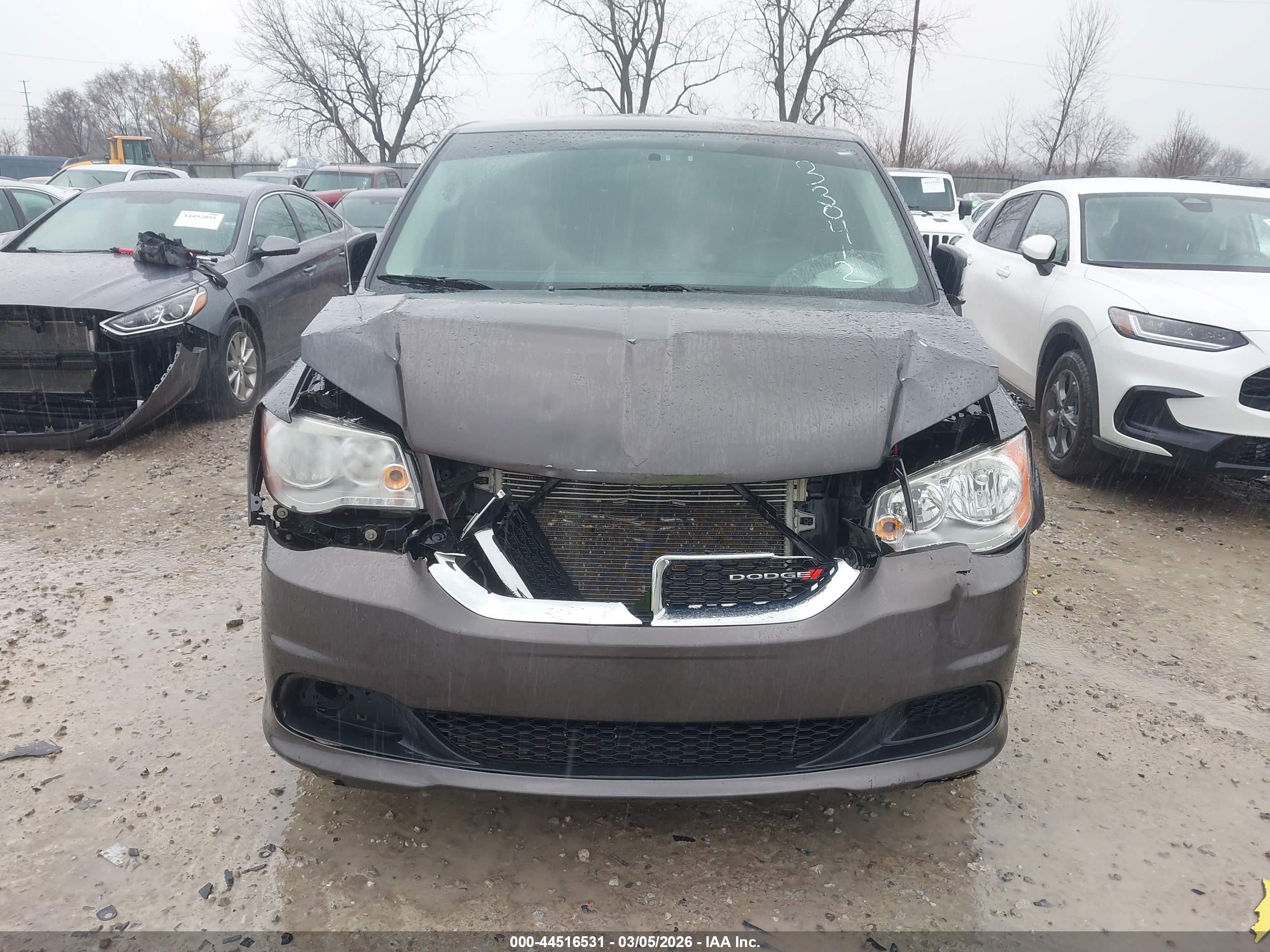 DODGE GRAND image 6