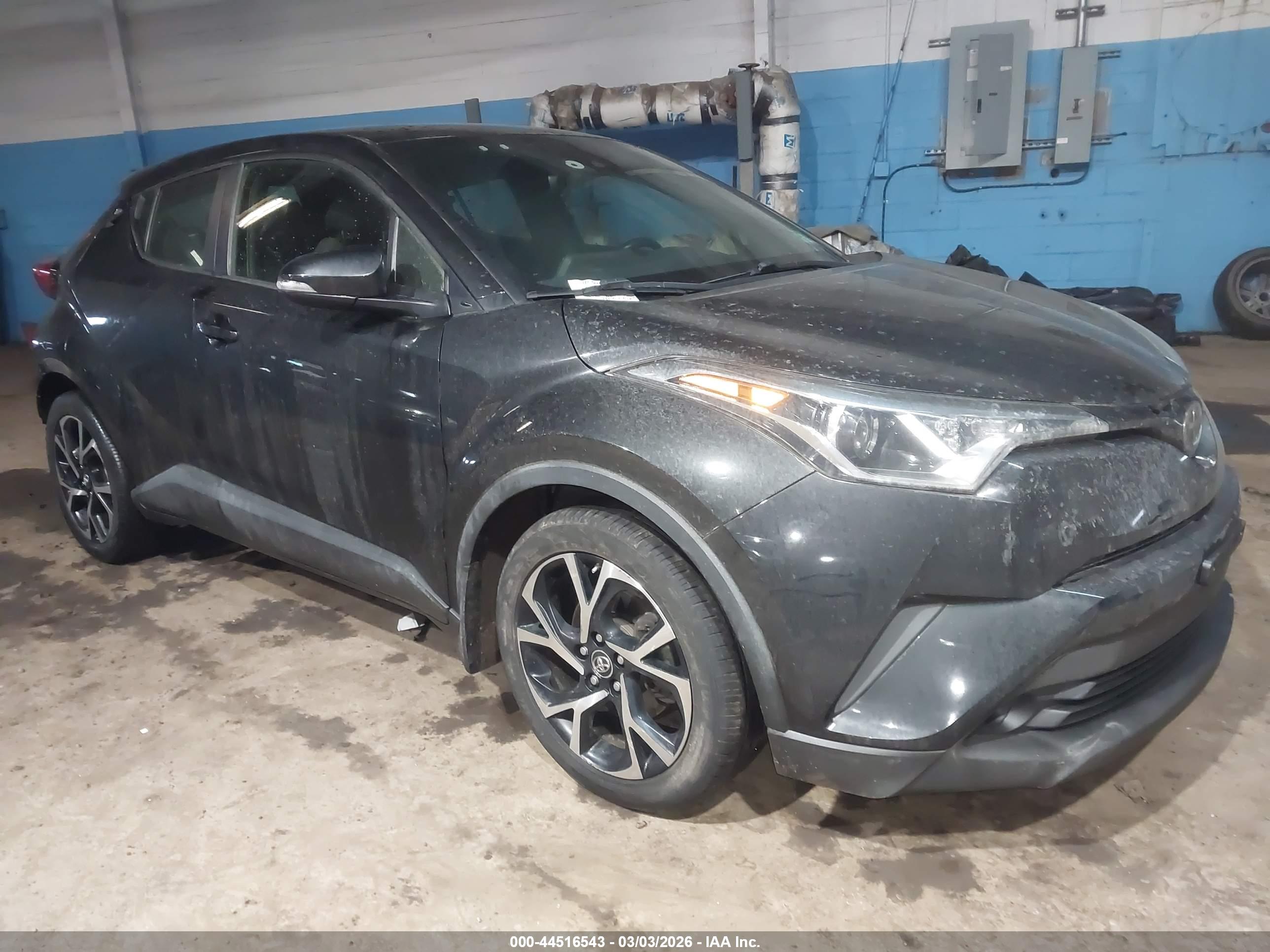 TOYOTA C-HR image 6