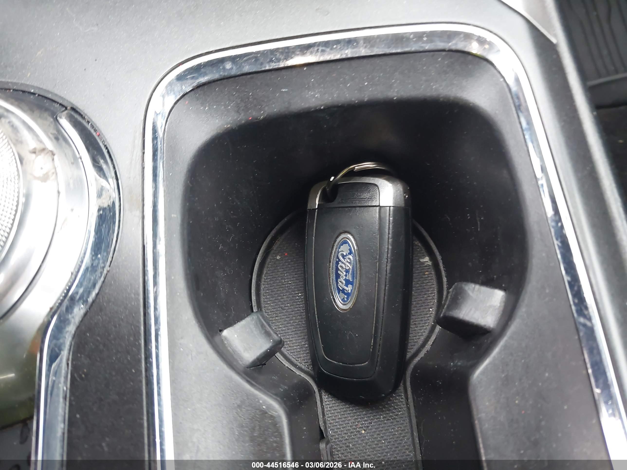 FORD FUSION image 11