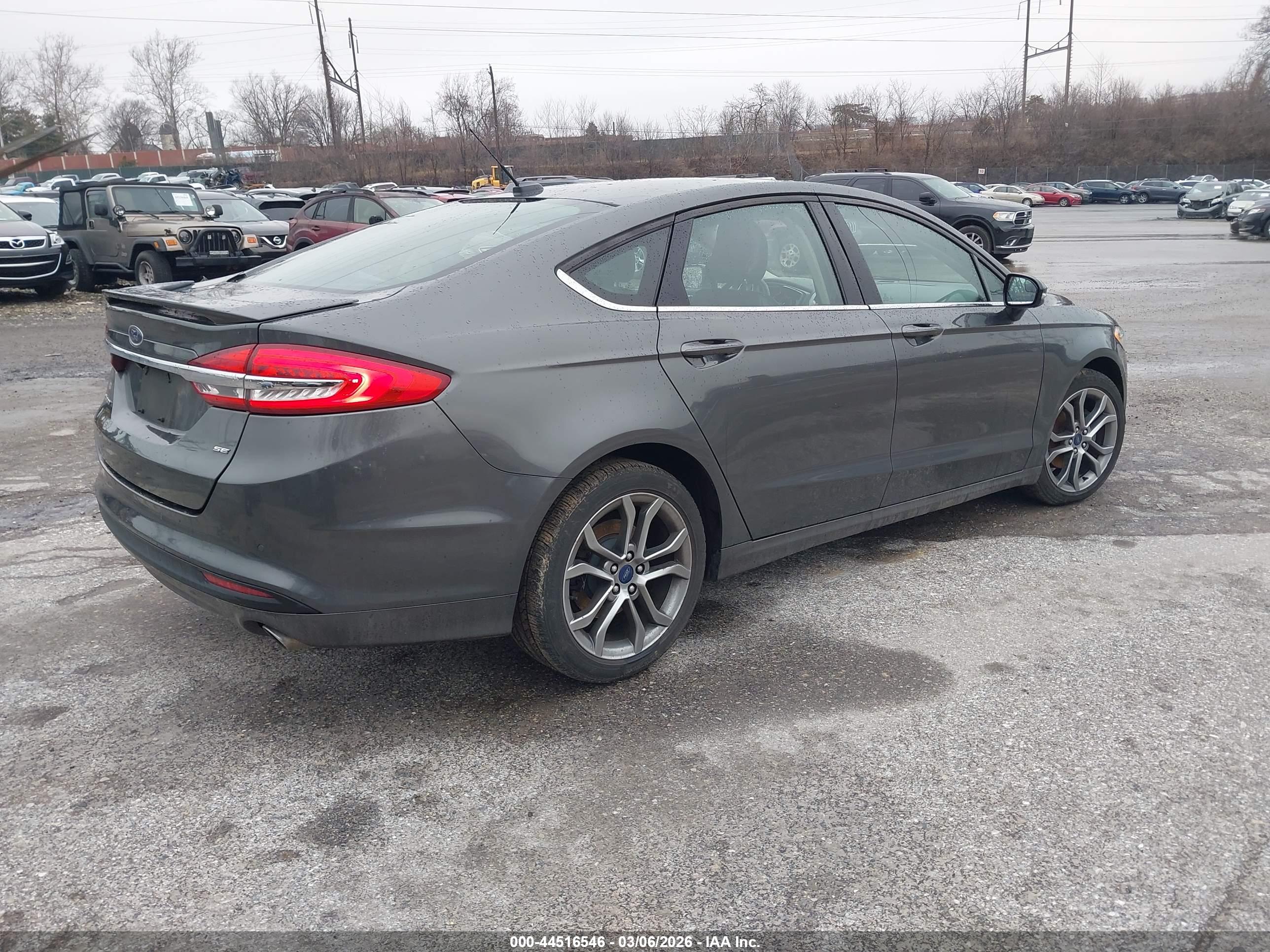 FORD FUSION image 4