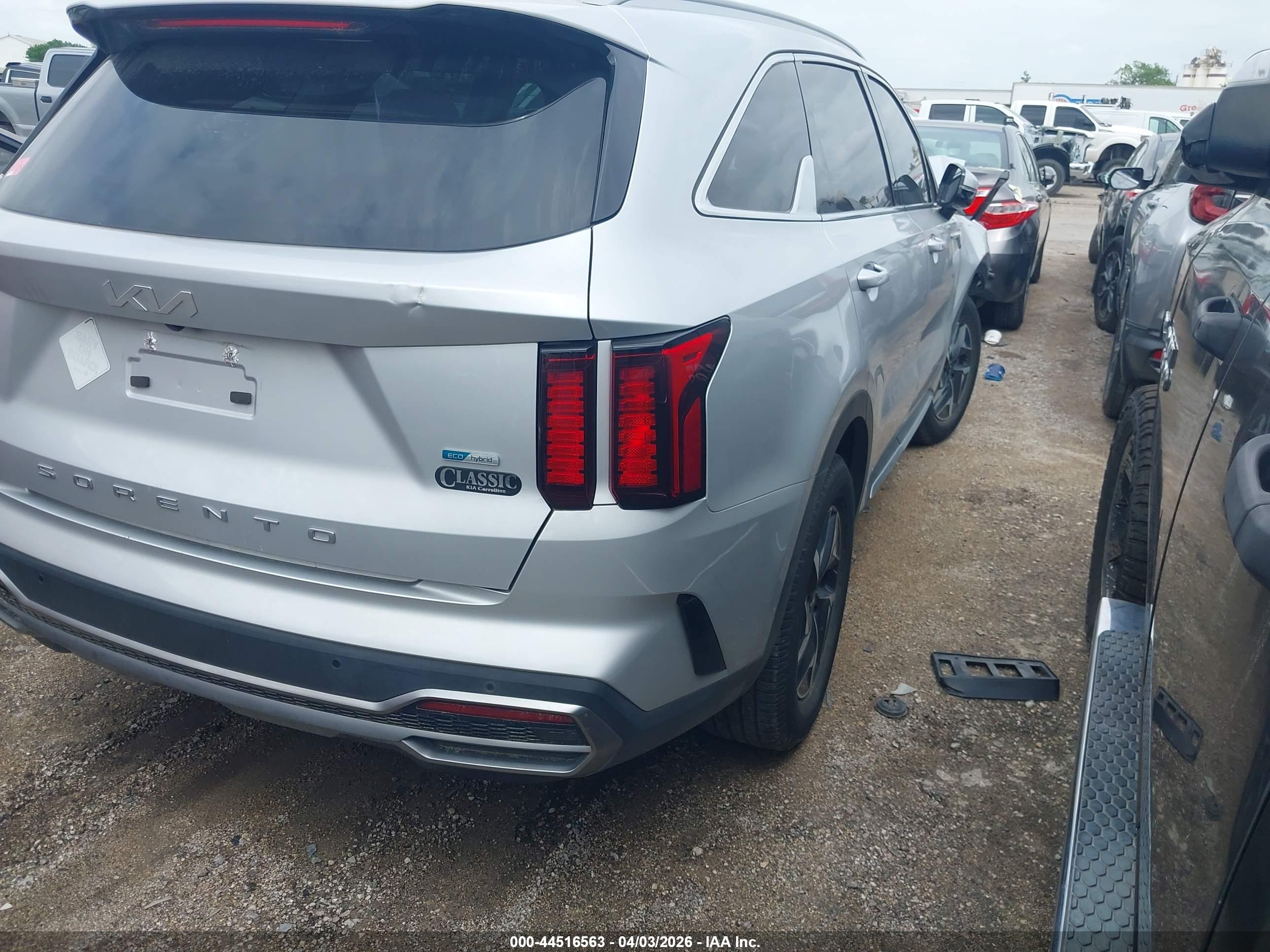 KIA SORENTO image 4