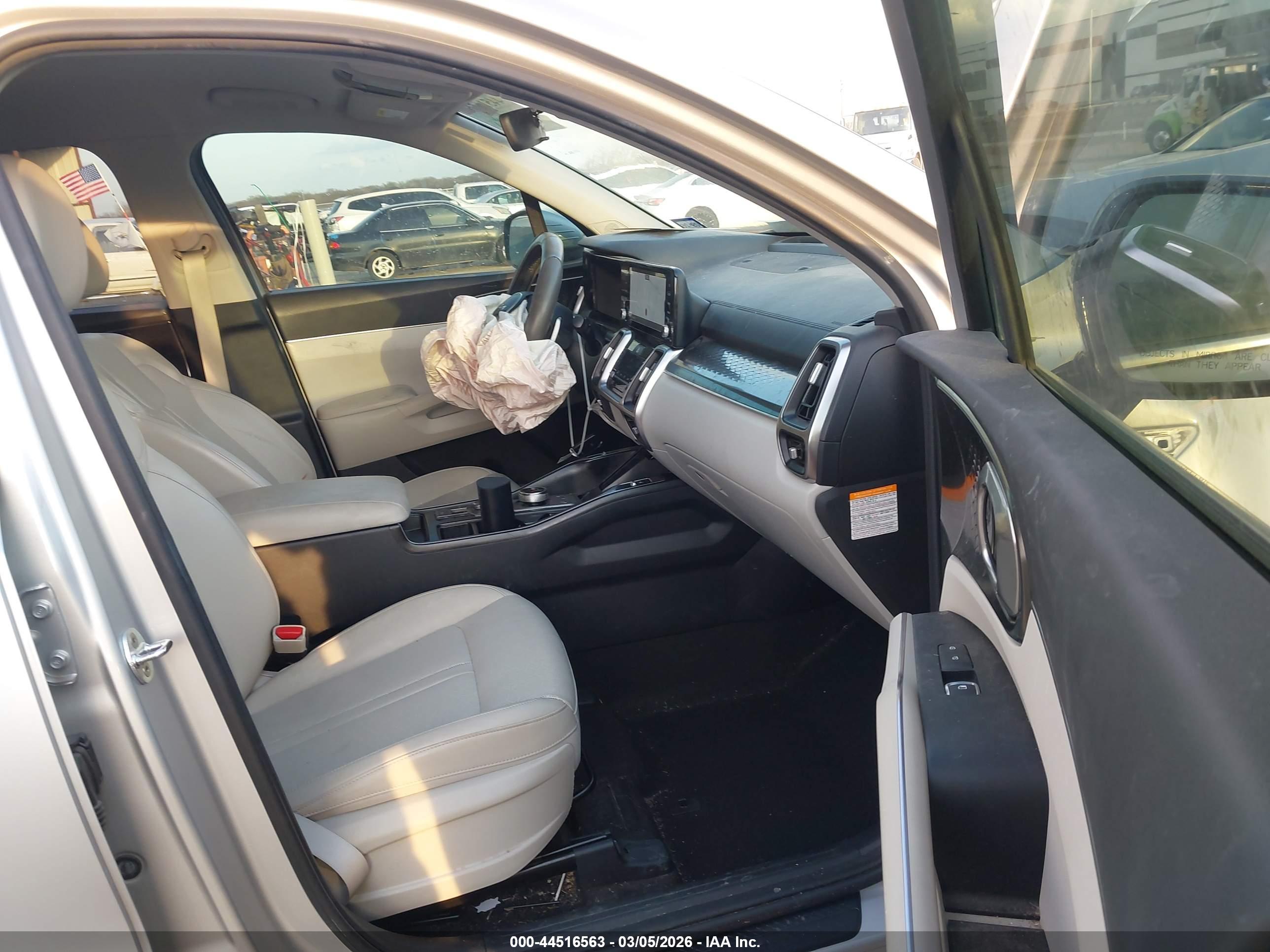 KIA SORENTO image 5