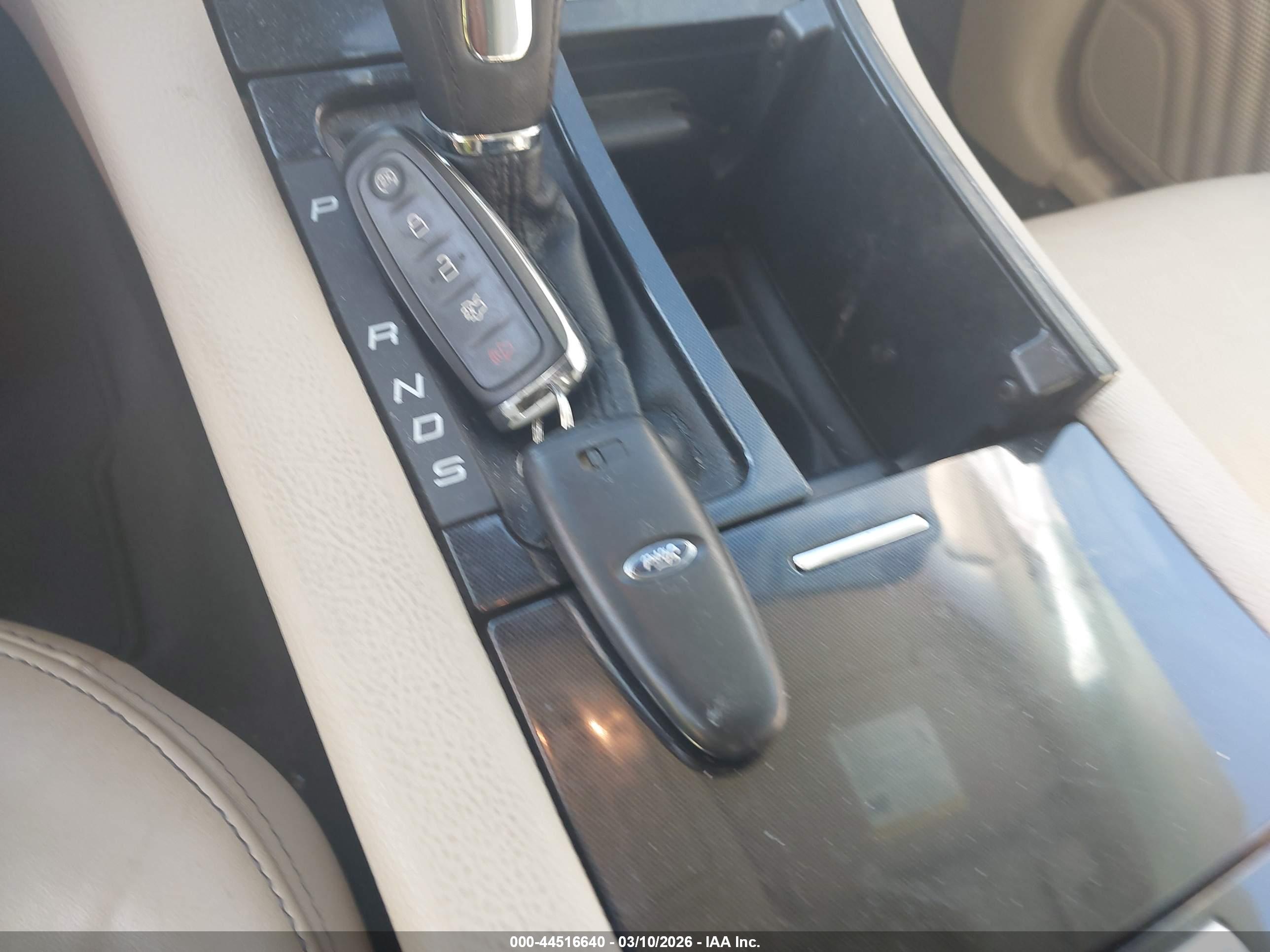 FORD TAURUS image 11