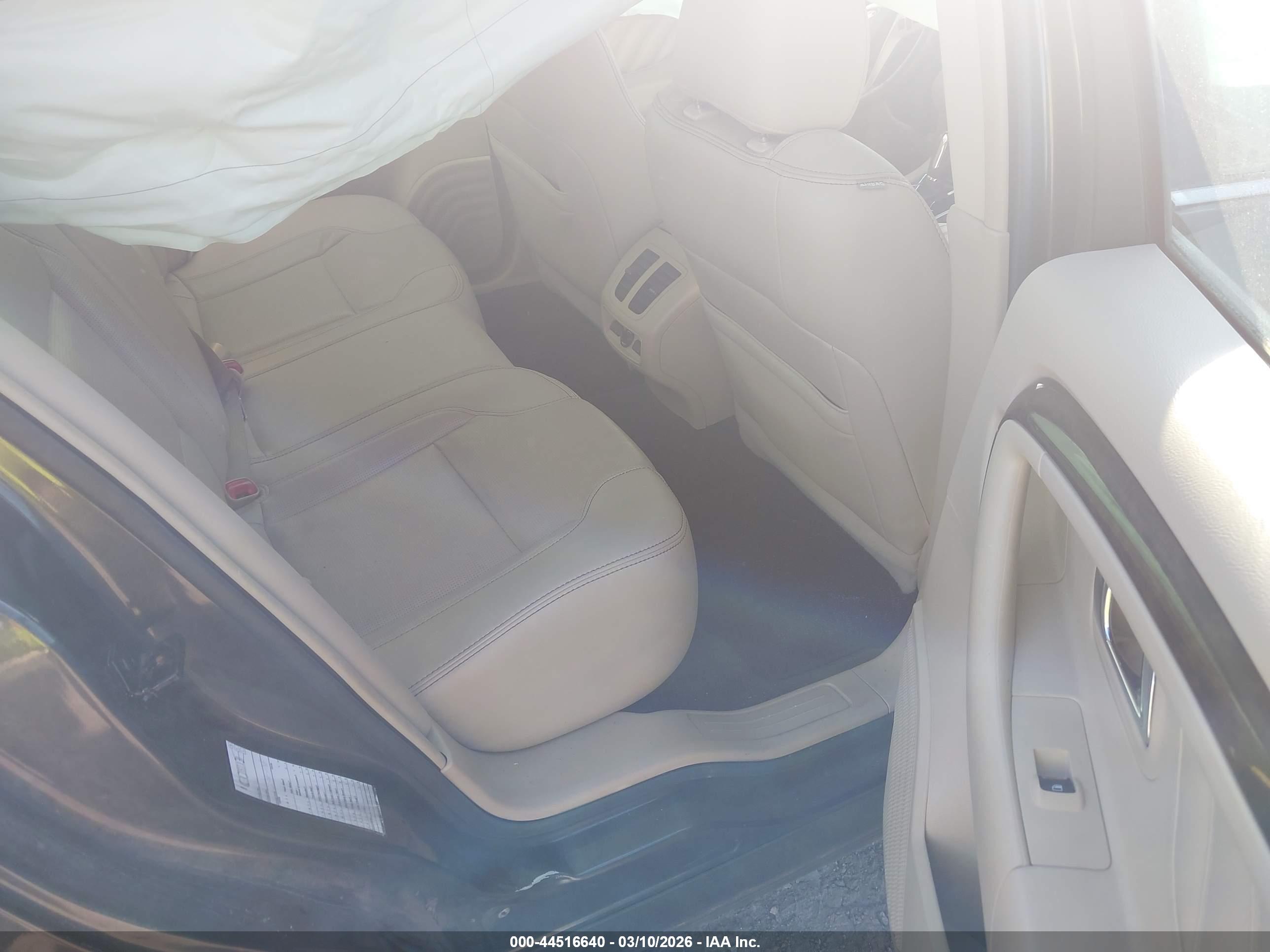 FORD TAURUS image 8