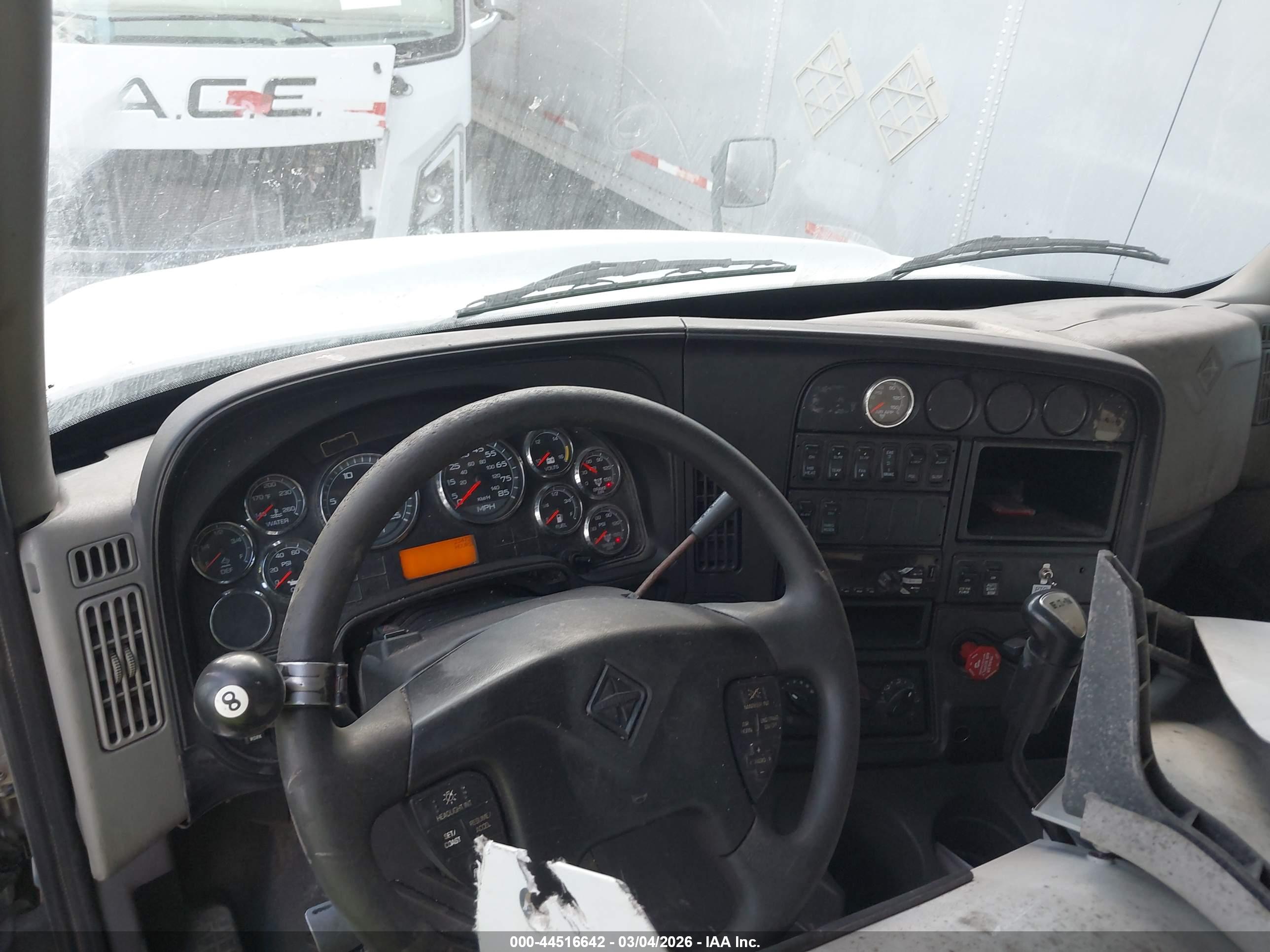 INTERNATIONAL PROSTAR+ image 7