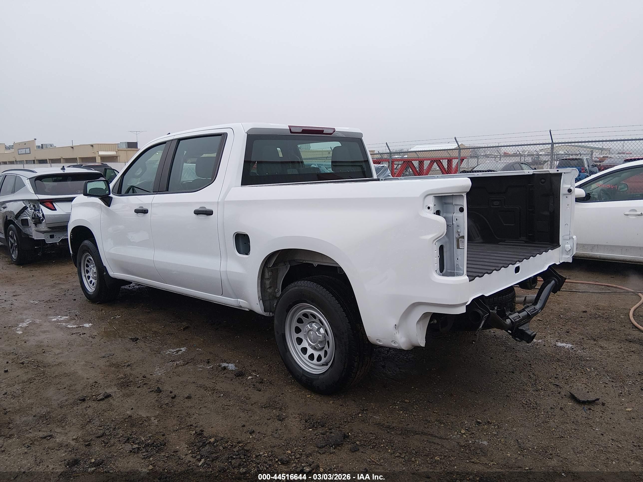 CHEVROLET SILVERADO image 3