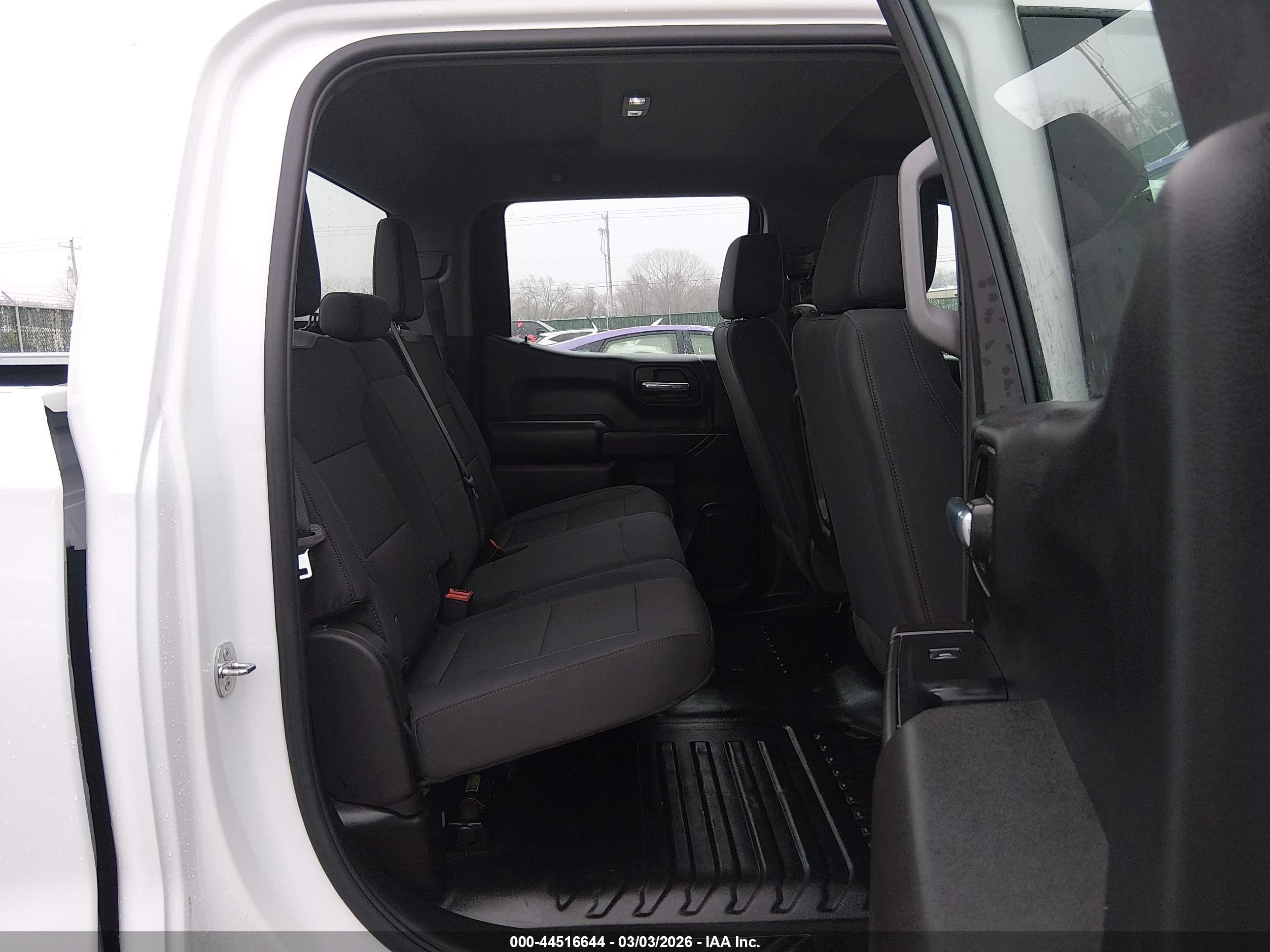 CHEVROLET SILVERADO image 8
