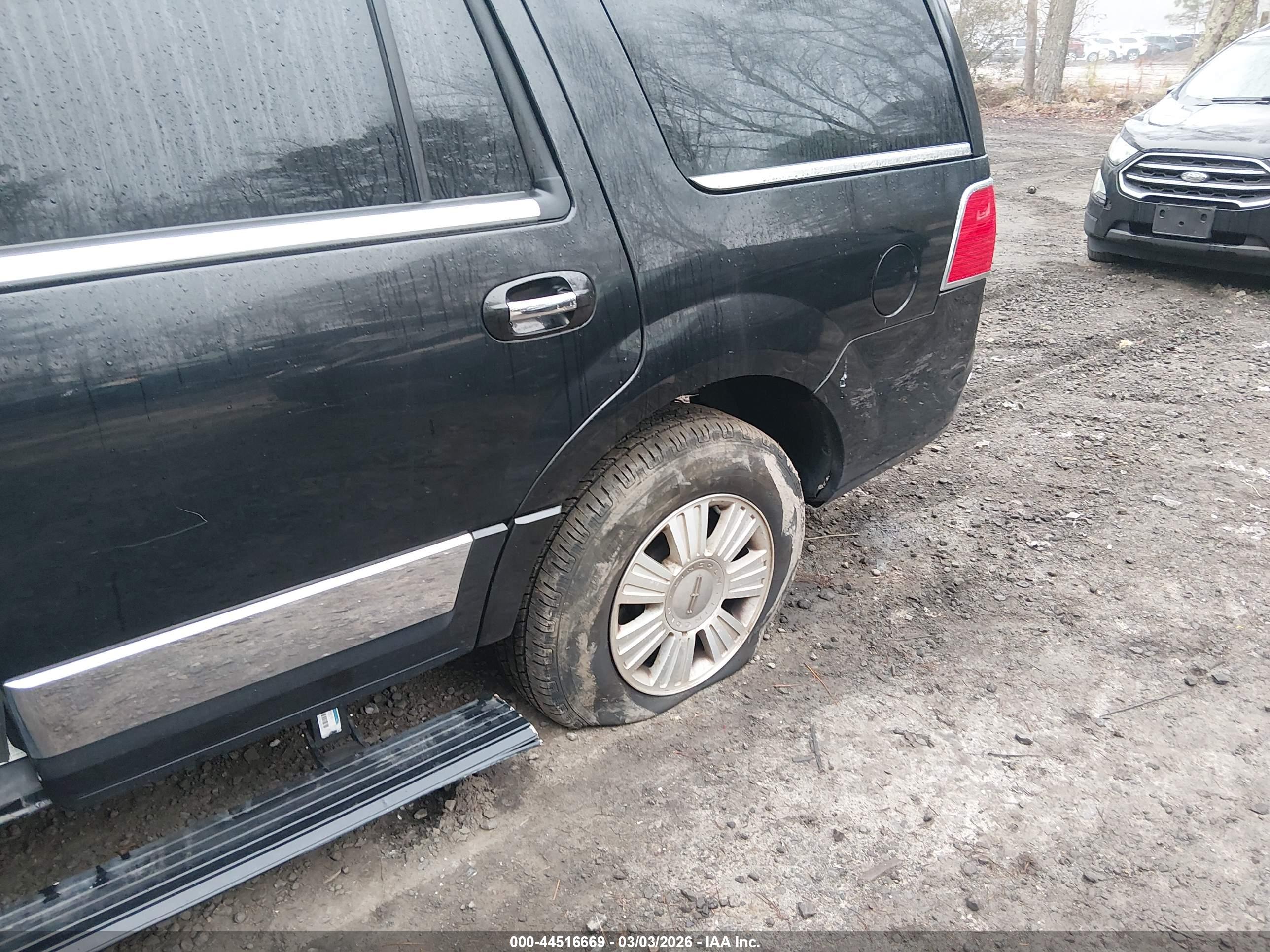 LINCOLN NAVIGATOR image 6