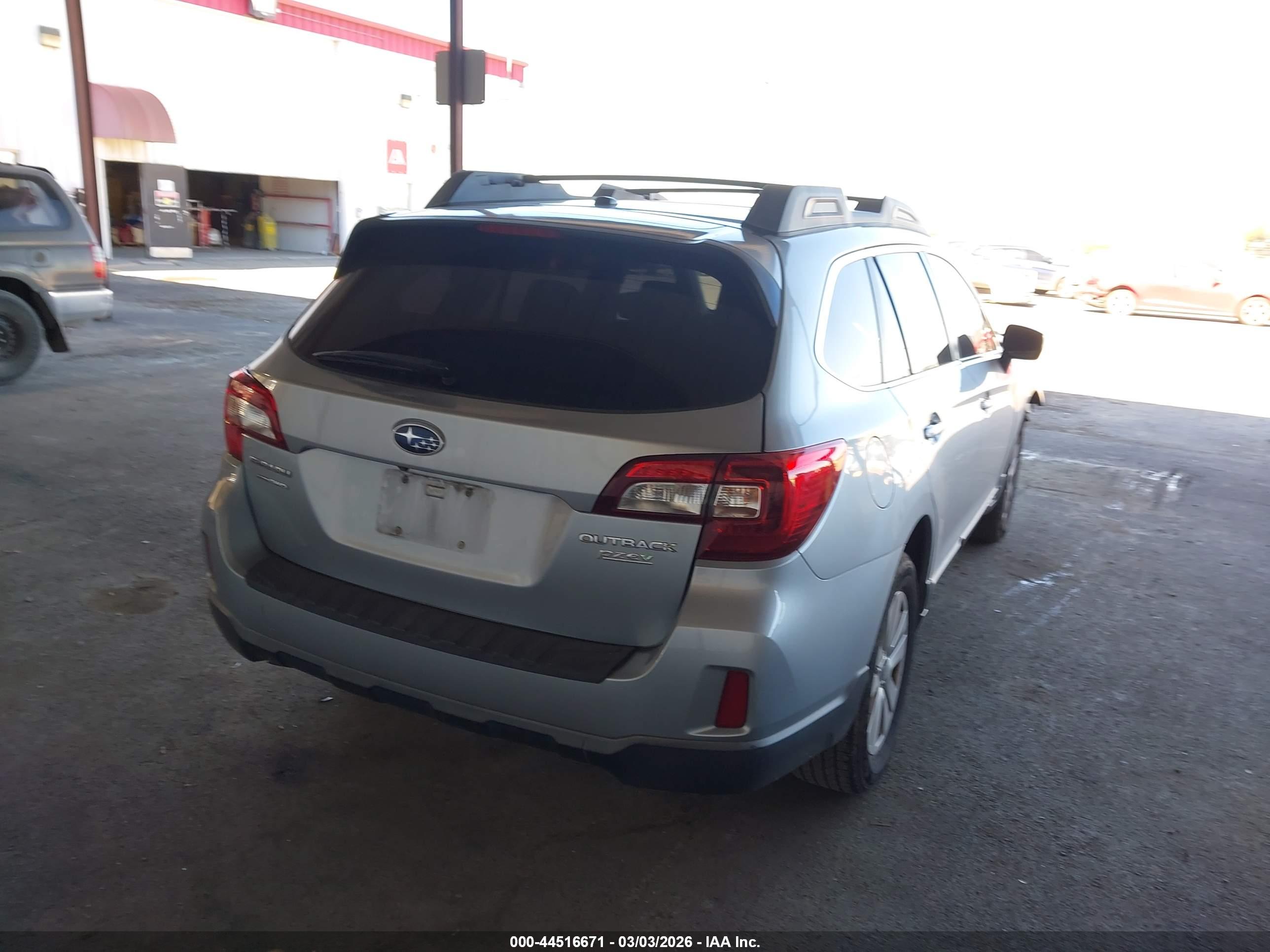 SUBARU OUTBACK image 4