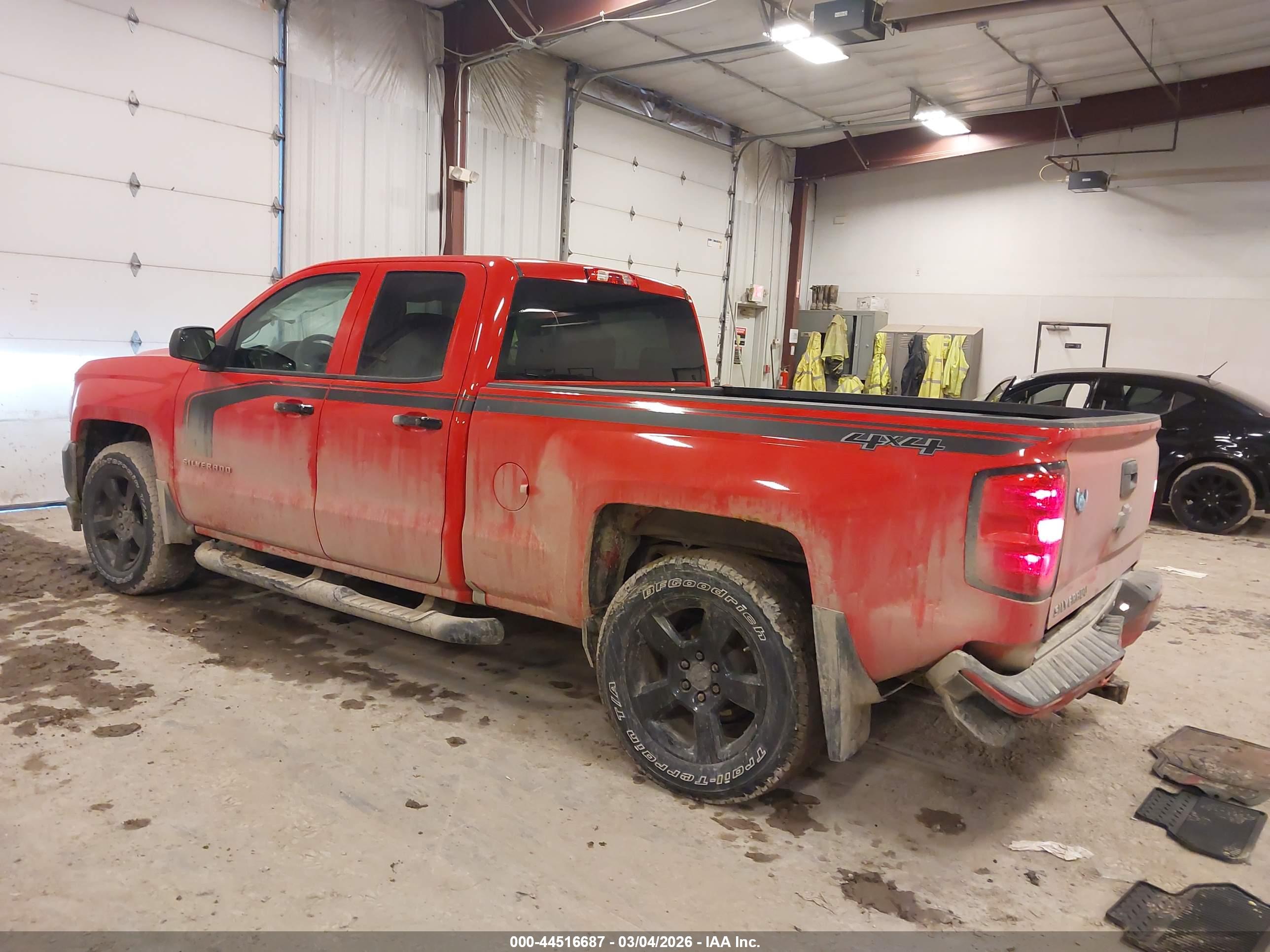 CHEVROLET SILVERADO image 3