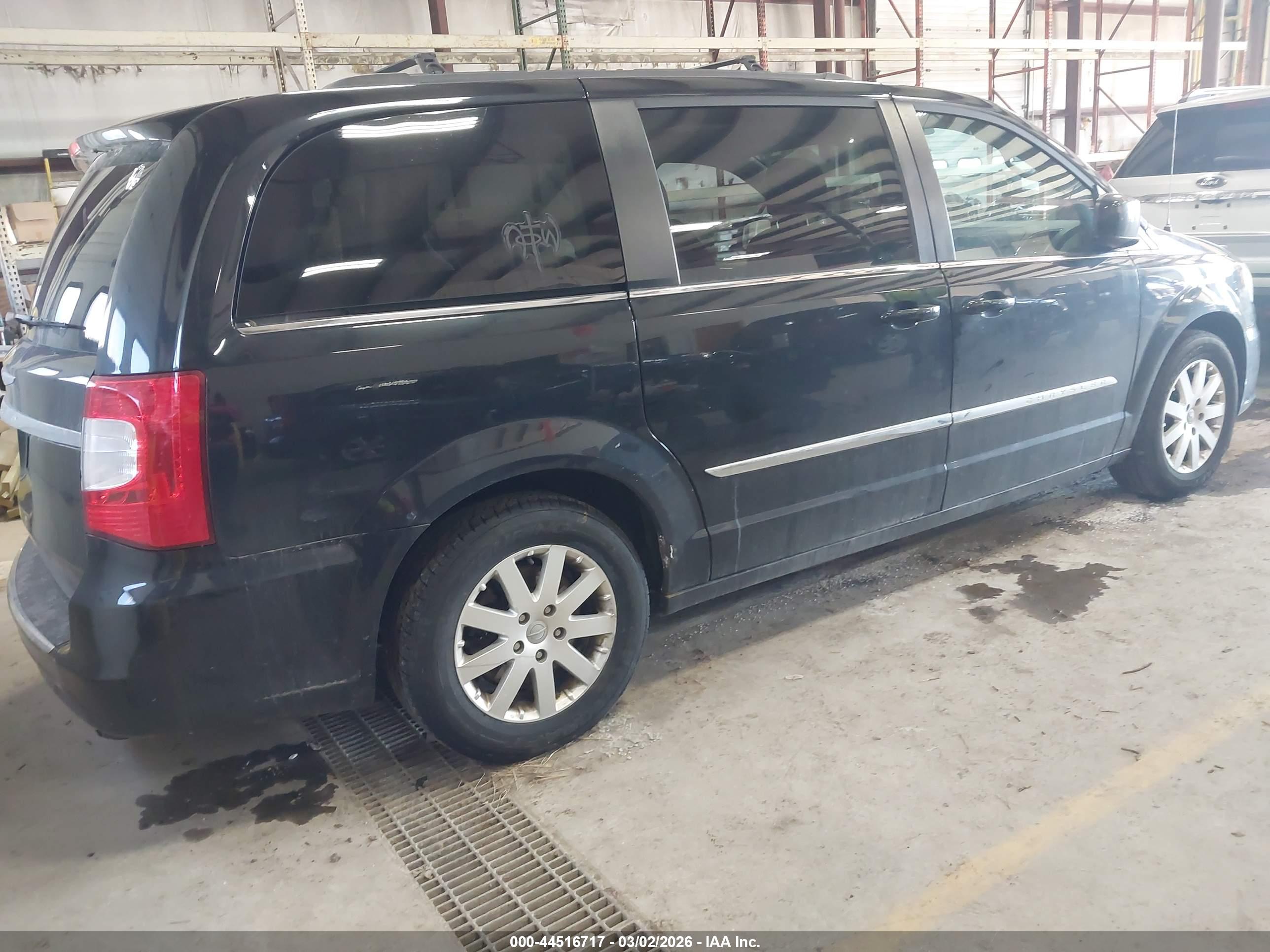 CHRYSLER TOWN image 4