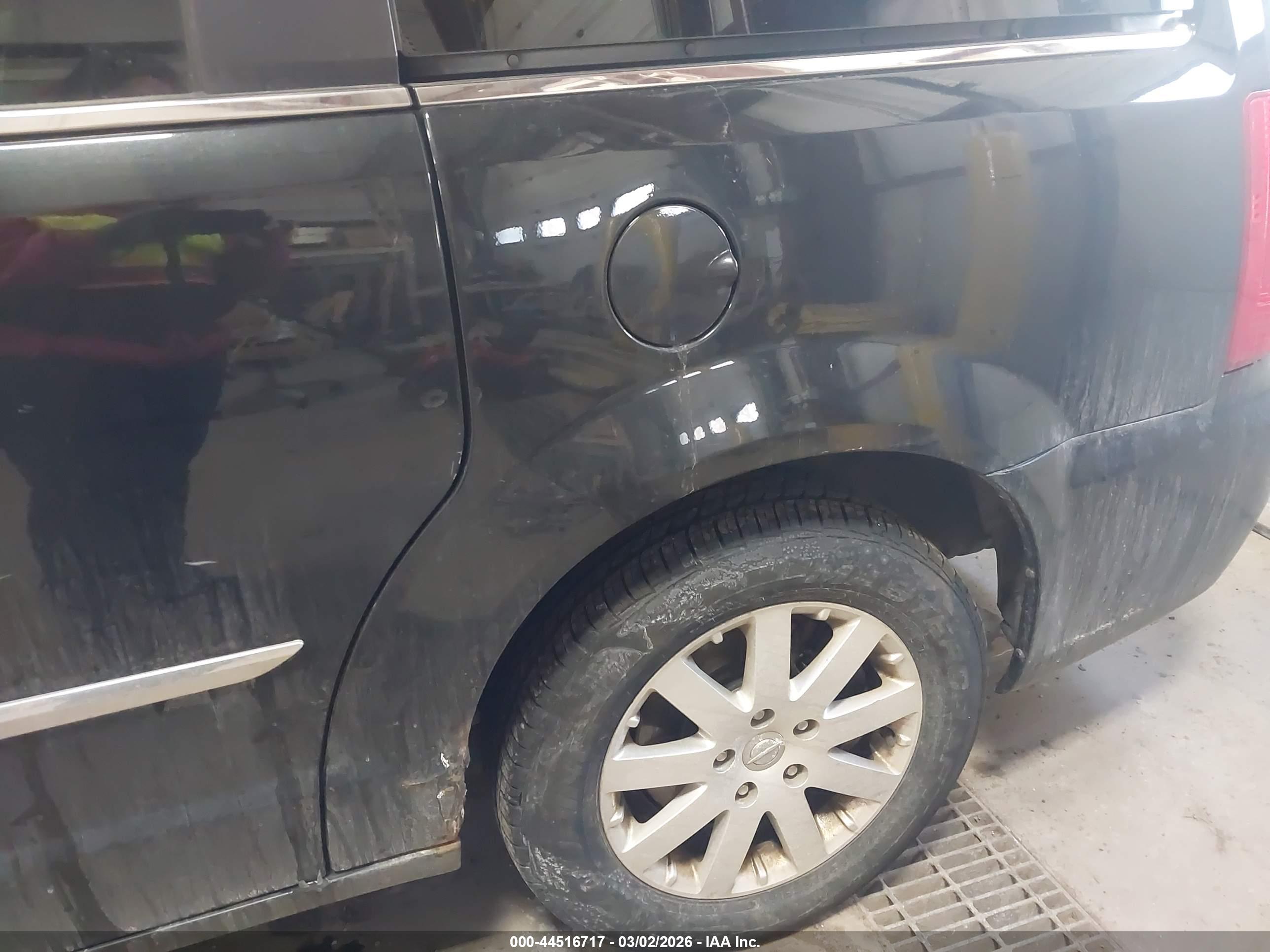 CHRYSLER TOWN image 6