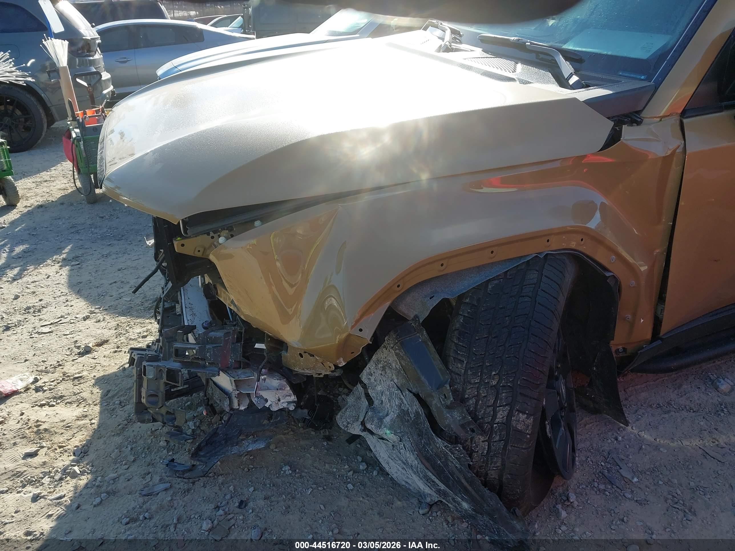 TOYOTA LAND image 6