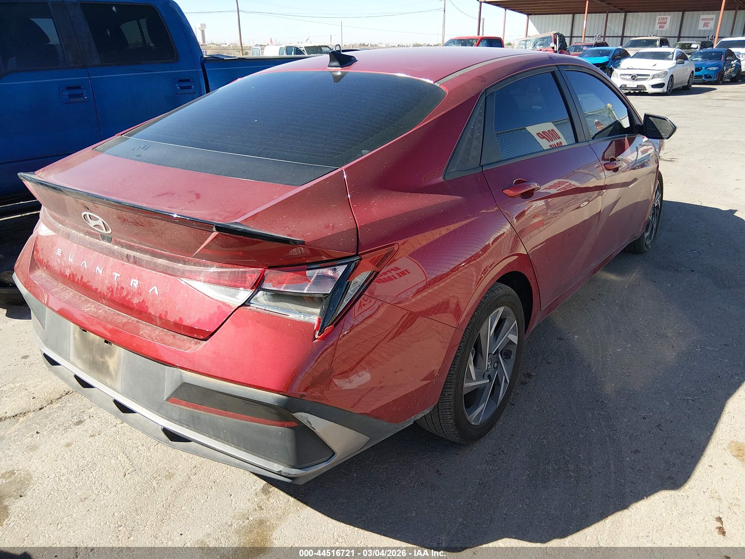 HYUNDAI ELANTRA image 4