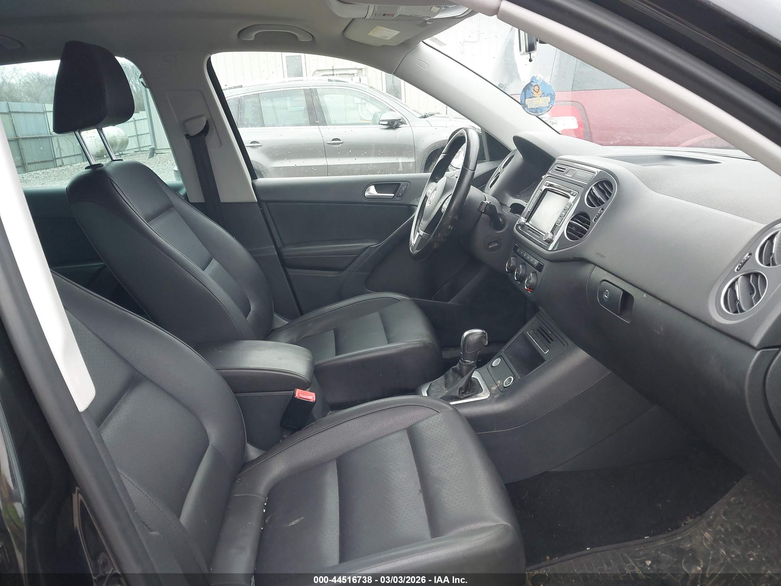 VOLKSWAGEN TIGUAN image 5