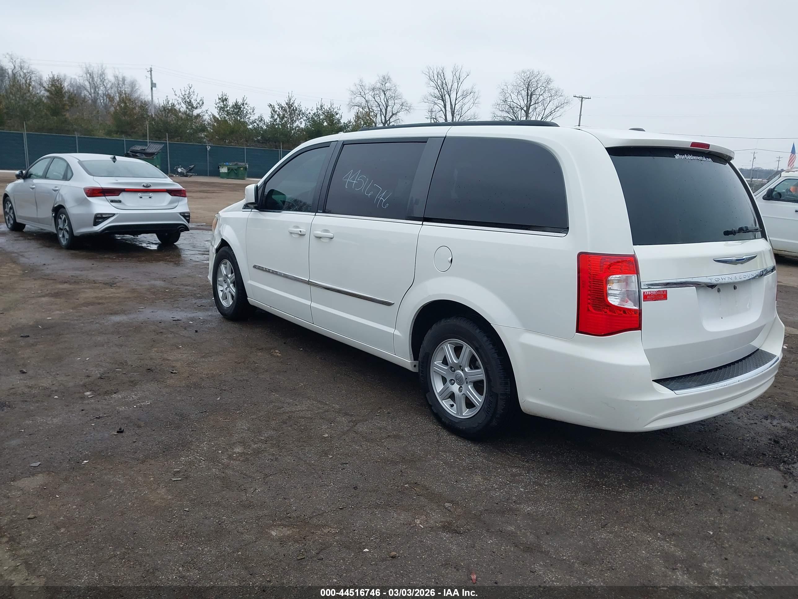 CHRYSLER TOWN image 3