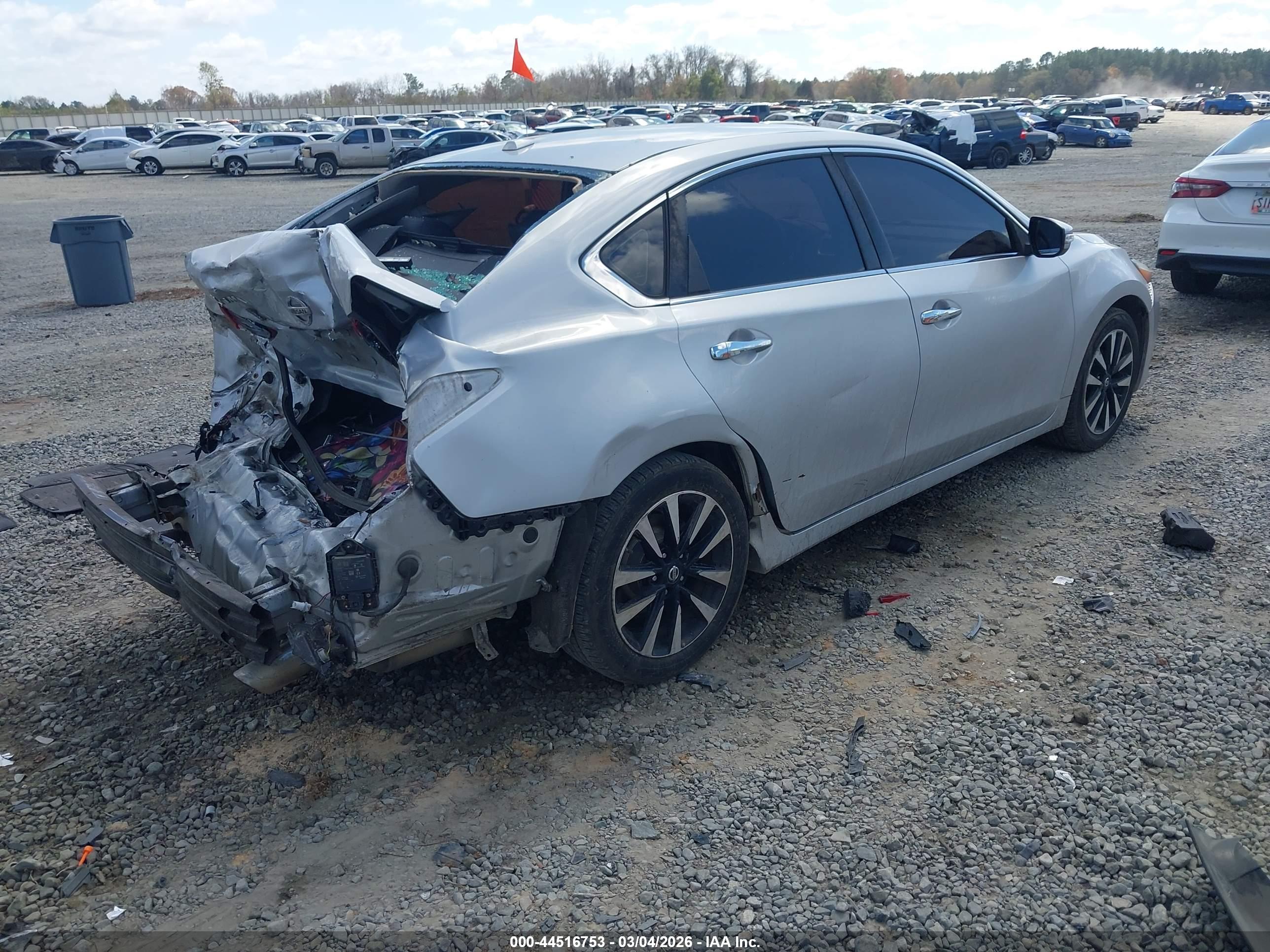 NISSAN ALTIMA image 4