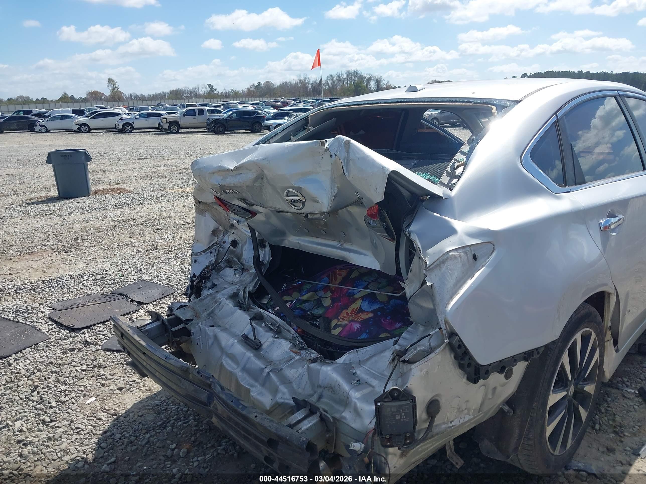 NISSAN ALTIMA image 6