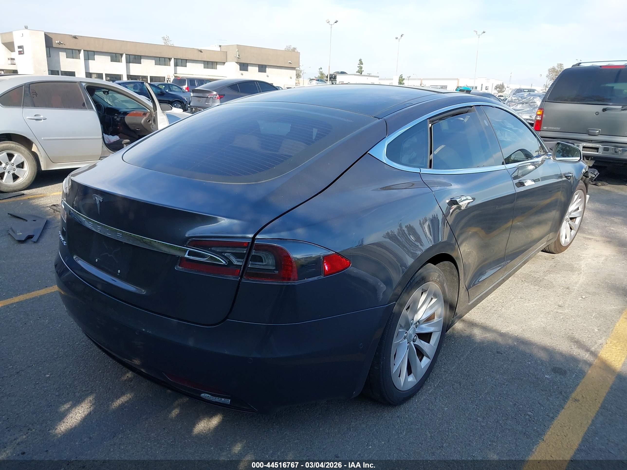 TESLA MODEL image 4