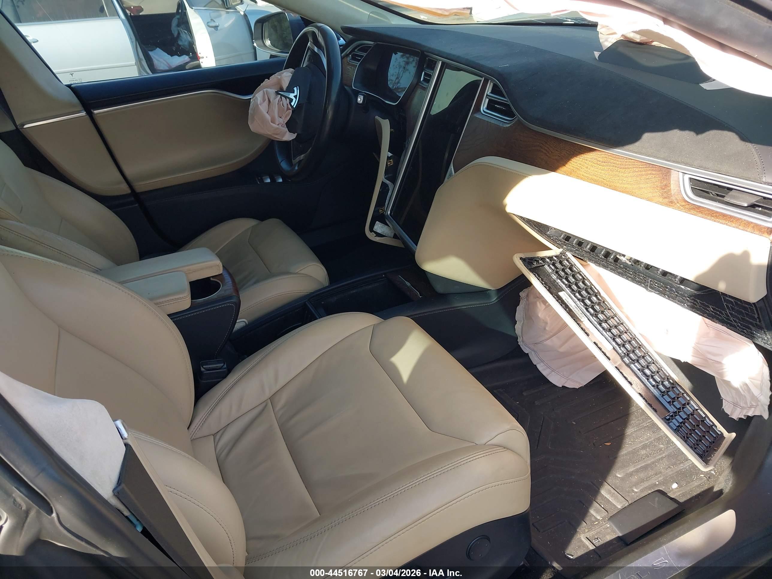 TESLA MODEL image 5