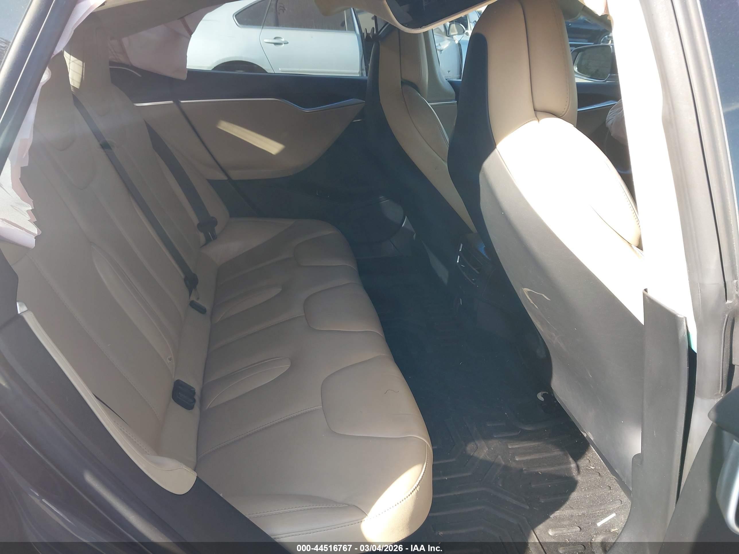 TESLA MODEL image 8