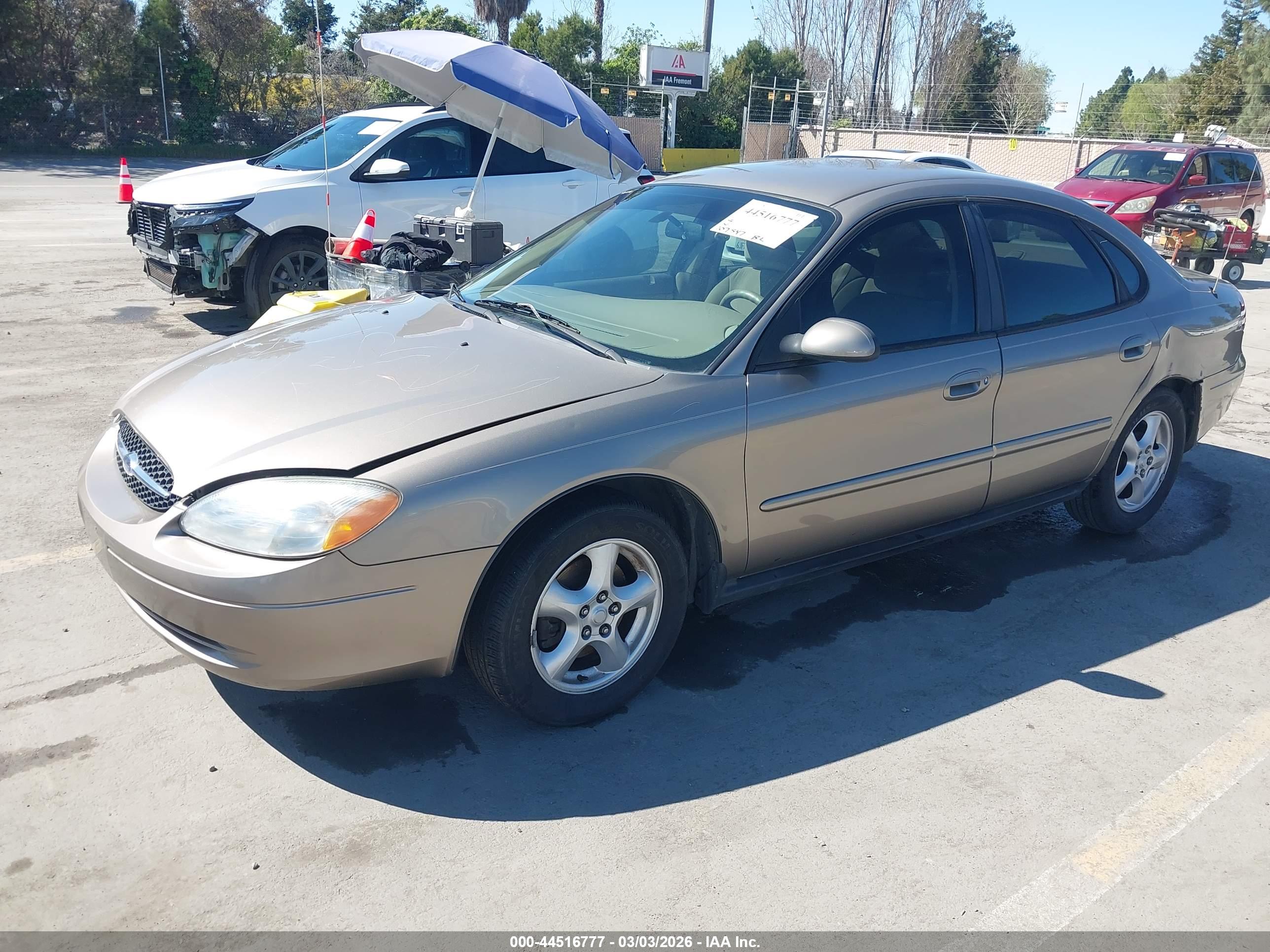 FORD TAURUS image 2