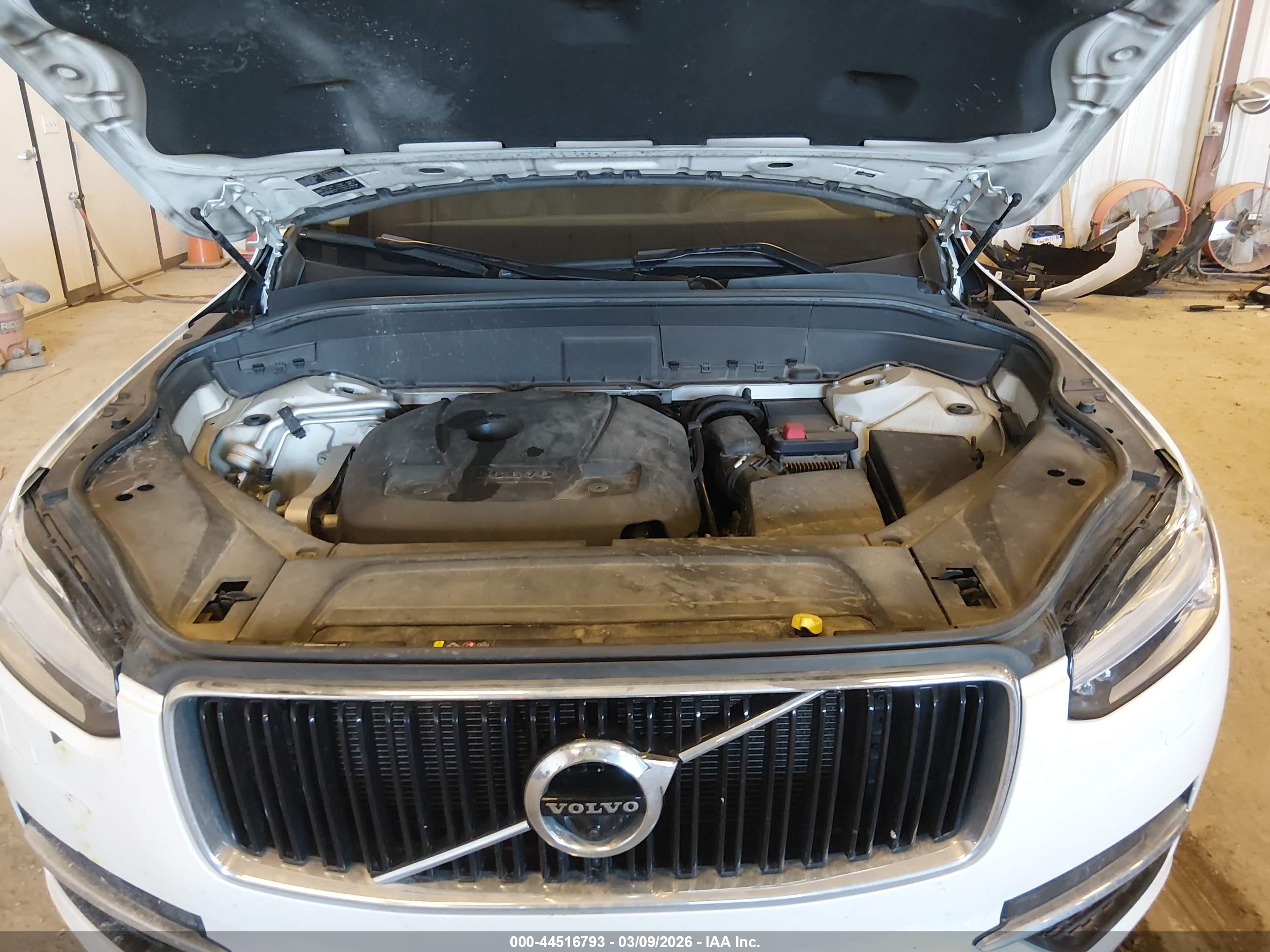 VOLVO XC90 image 10