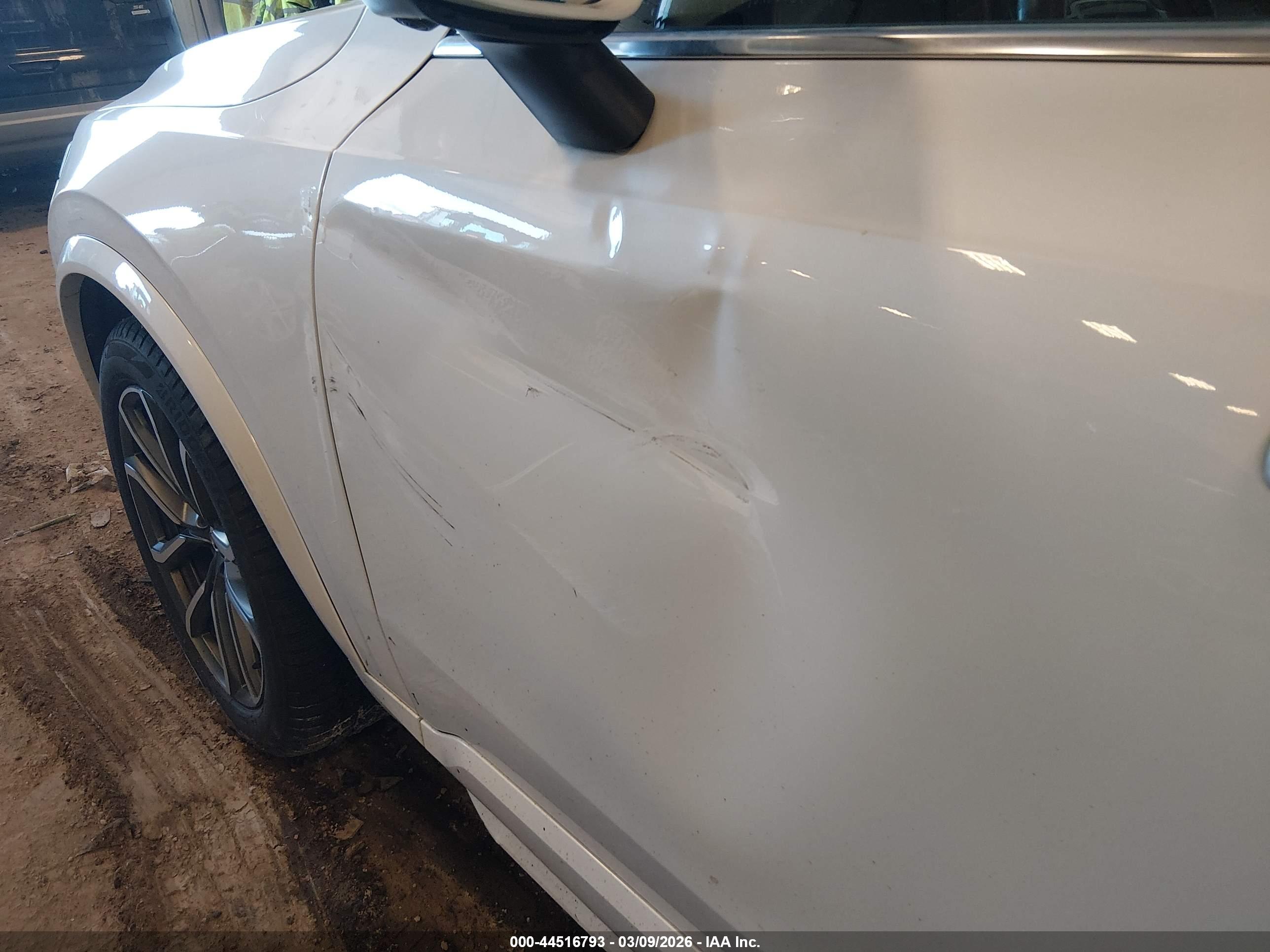 VOLVO XC90 image 6